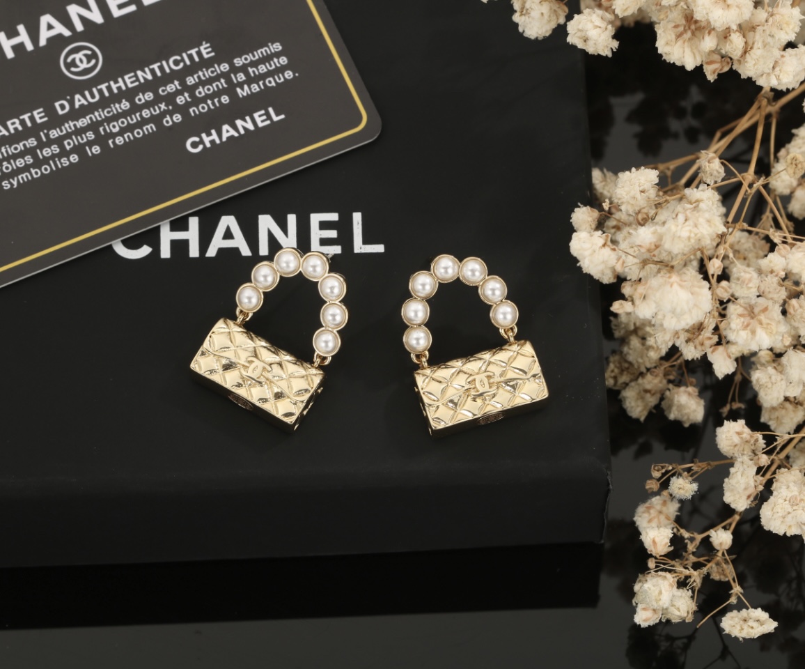 TOP CHANEL Double C Bag Earrings