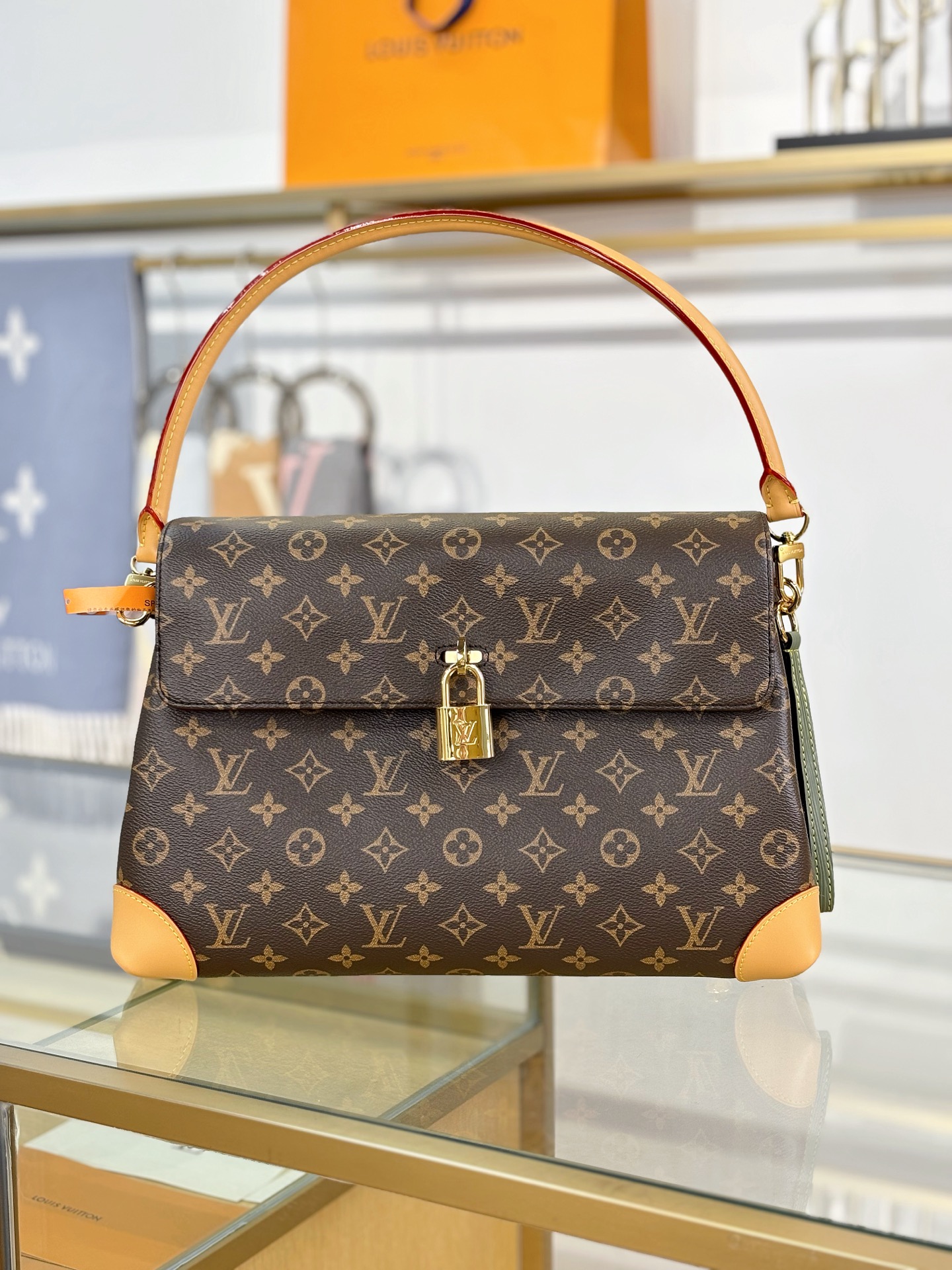 TOP Louis Vuitton LV Hide Away Medium-Sized Handbag 36x26x18cm - Brown