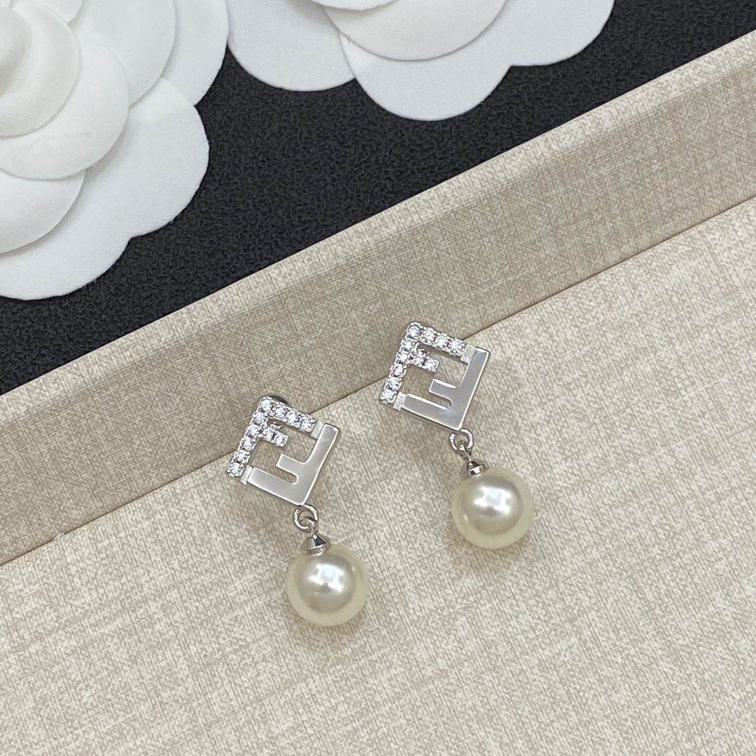 TOP FENDI FF Earrings - 2 Colors