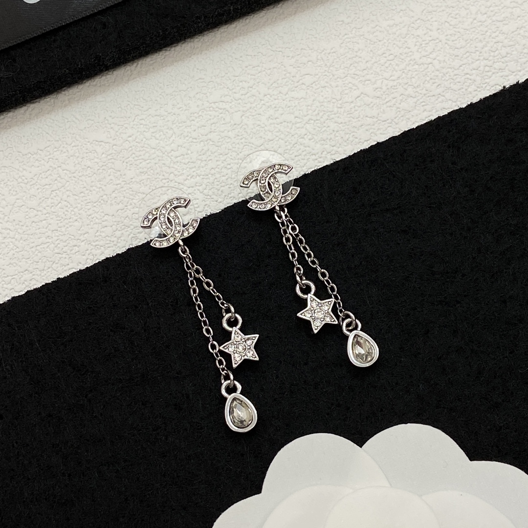 TOP CHANEL CC Earrings - 2 Colors