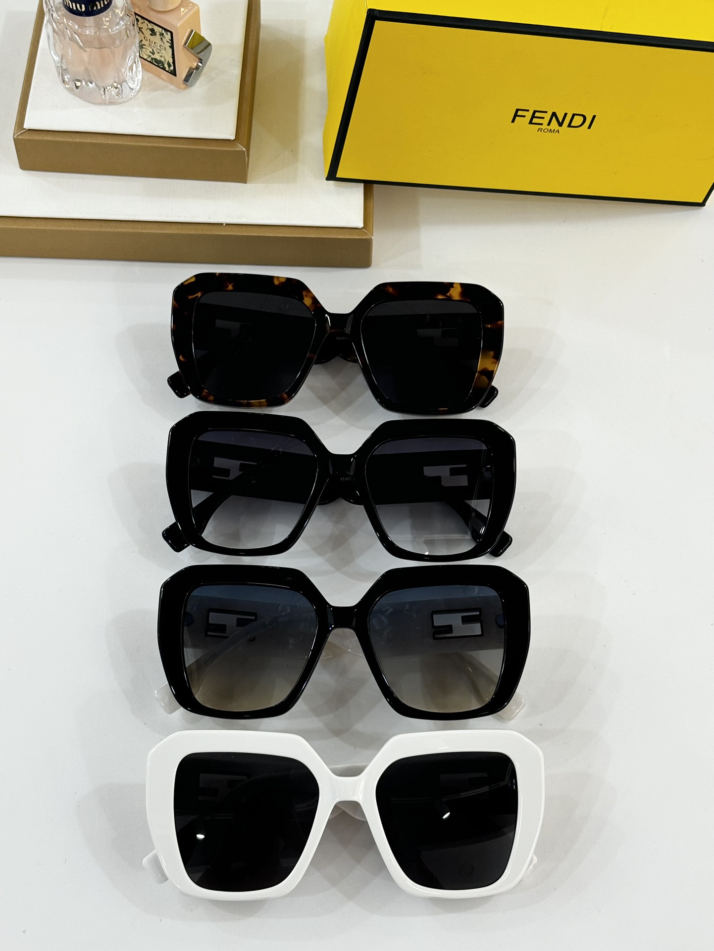 TOP FENDI Sunglasses - 4 Color