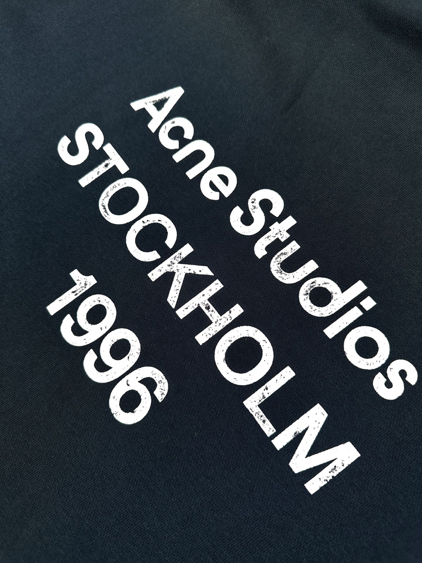 Acne Studios 喷绘做旧徽标戴帽卫衣