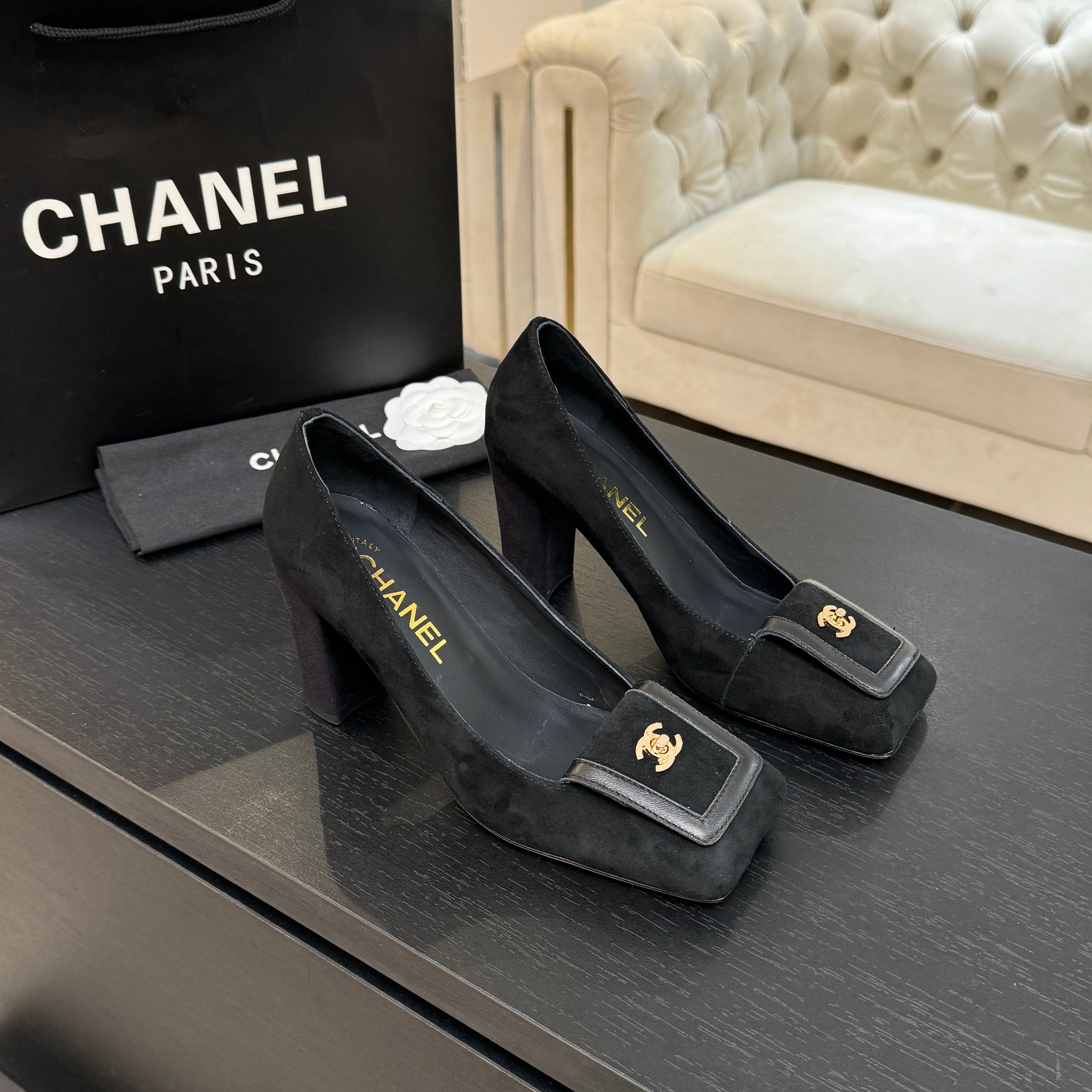 TOP CHANEL CC Pumps - 4 Color