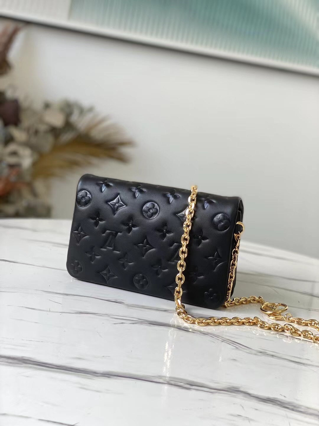 TOP Louis Vuitton LV LV Pochette Coussin 20×14×8cm - Black