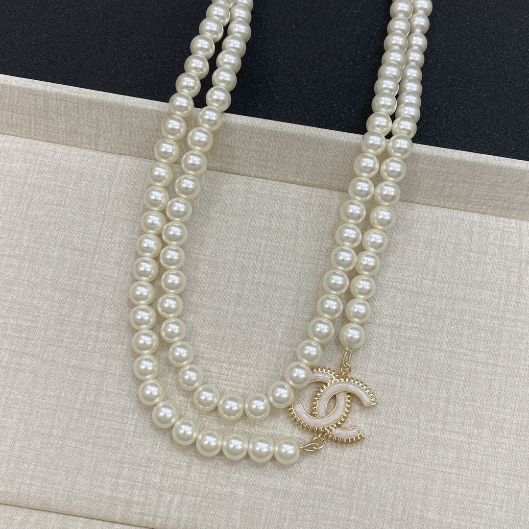 TOP CHANEL Pearl Necklace - Gold