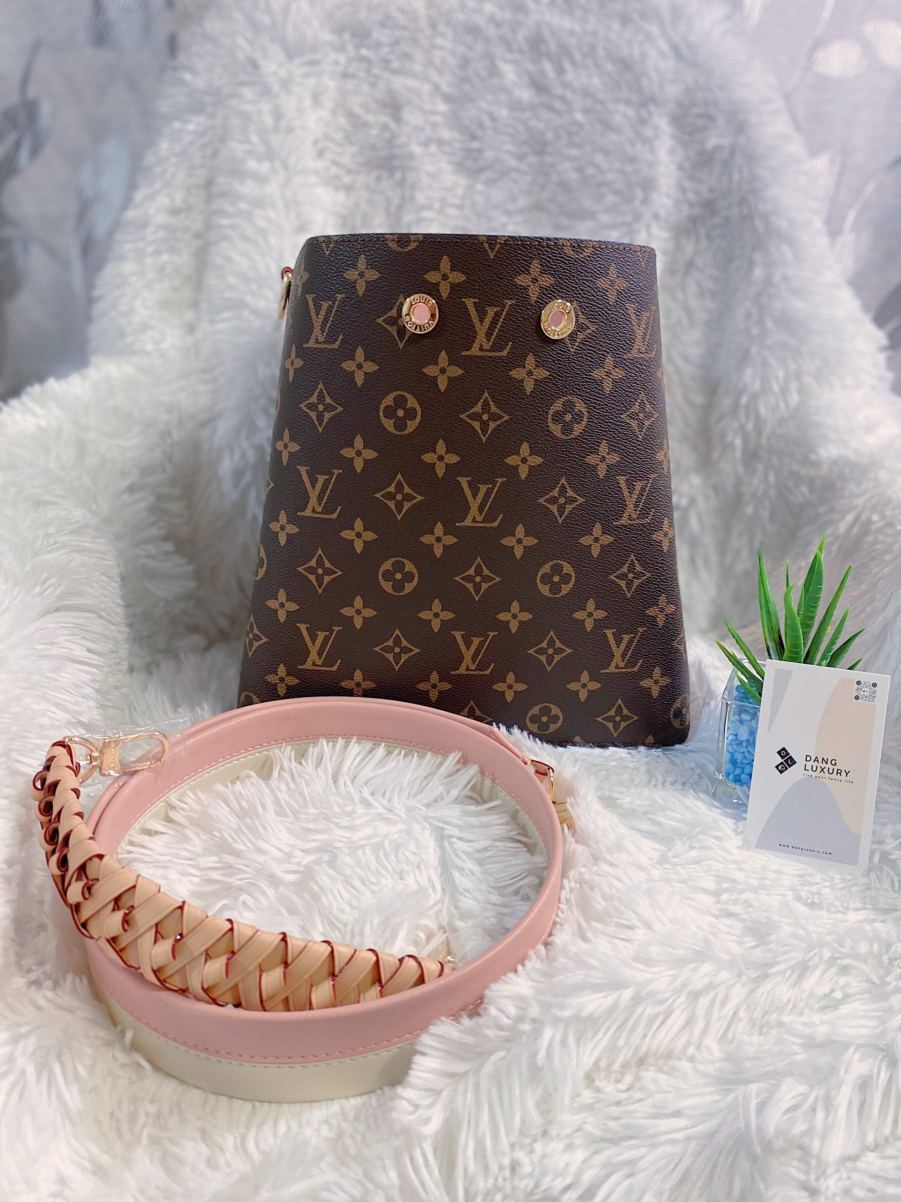 TOP Louis Vuitton LV  Noe Monogram Bag With Braided Handle 26×26×17.5CM- Pink