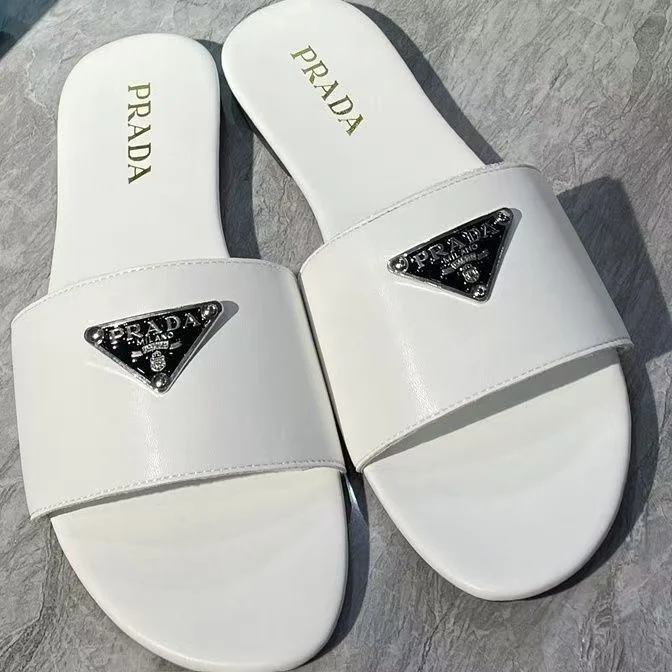 AAASandals Women Metal Triangle Badge Slide Sandals Solid Faux Leather Open Toe Flat Slip On Slippers Summer Casual Daily Walking Slides