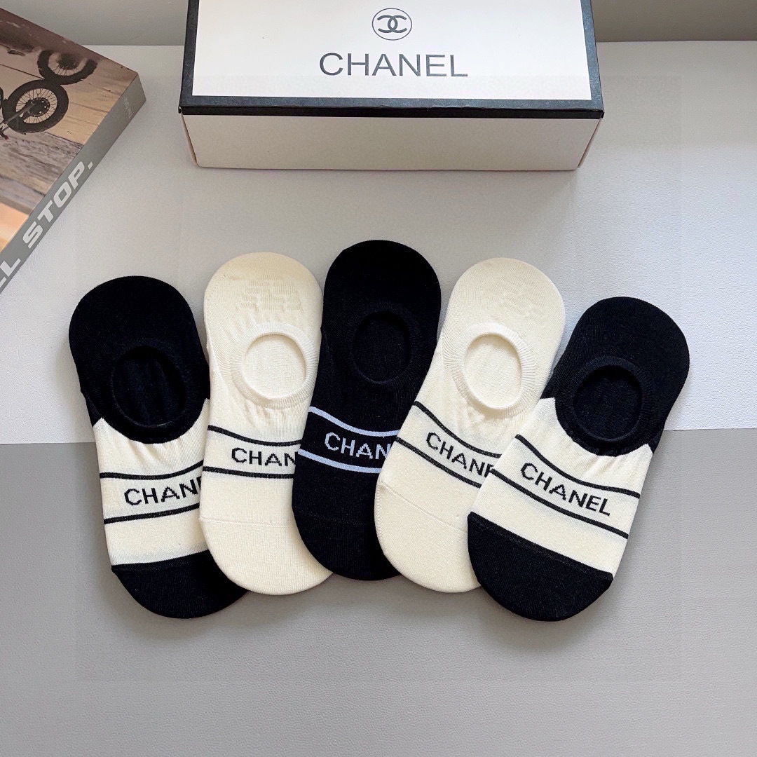 TOP CHANEL Socks - 5 Pieces as a Set