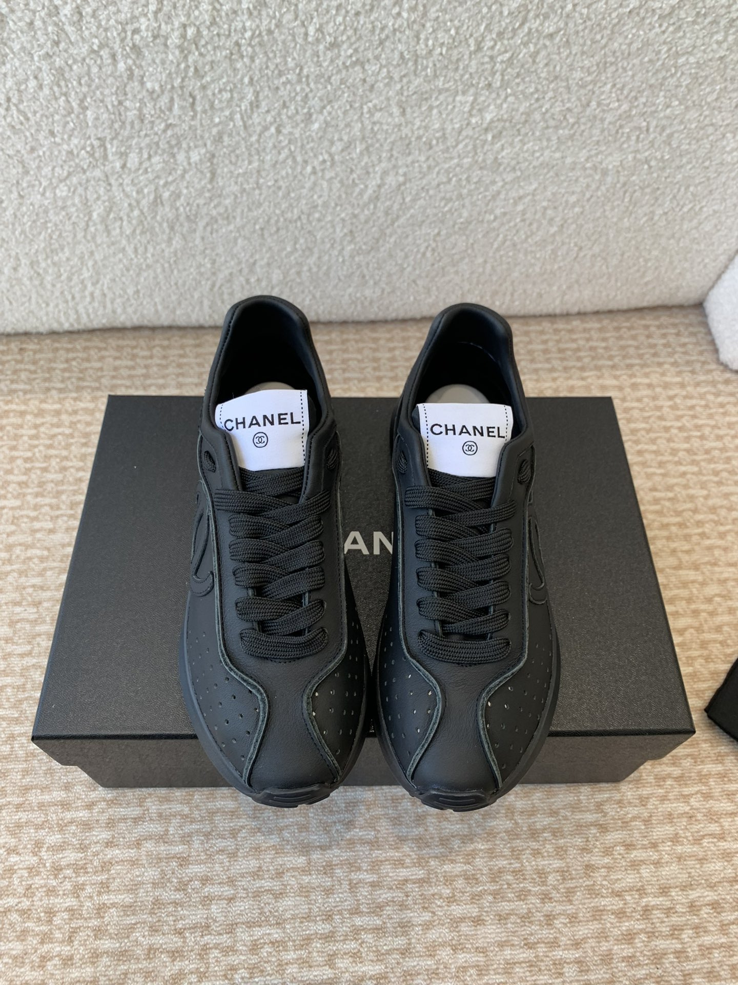 TOP CHANEL CC  25C Sneakers - 4 Color