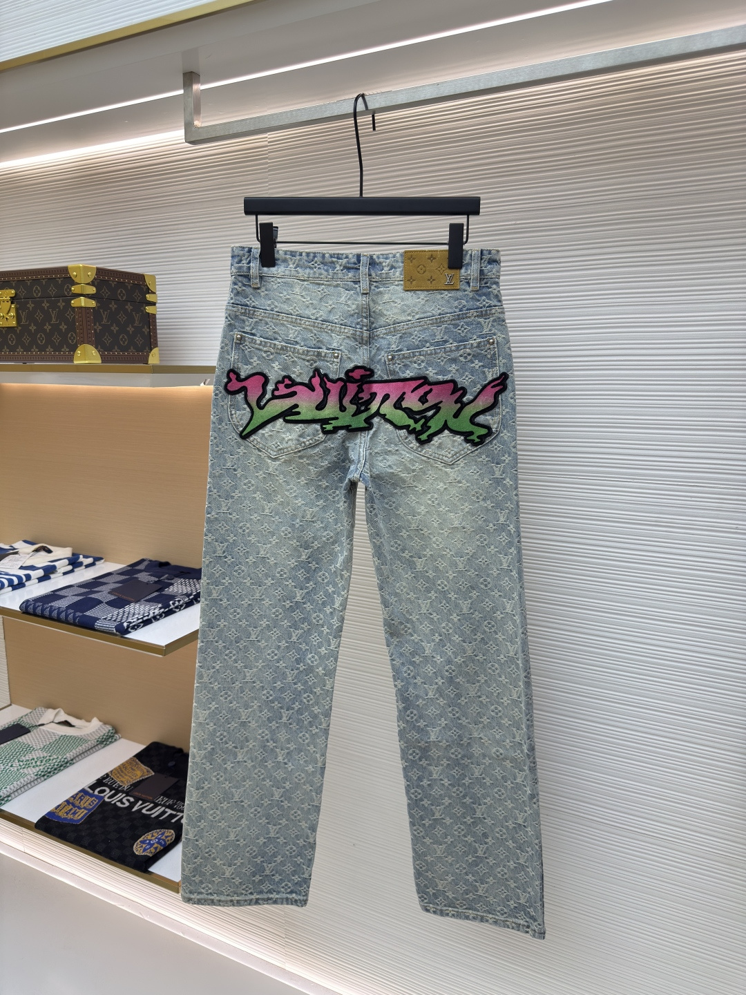 LOUIS VUITTON 火焰涂鸦贴布提花牛仔裤