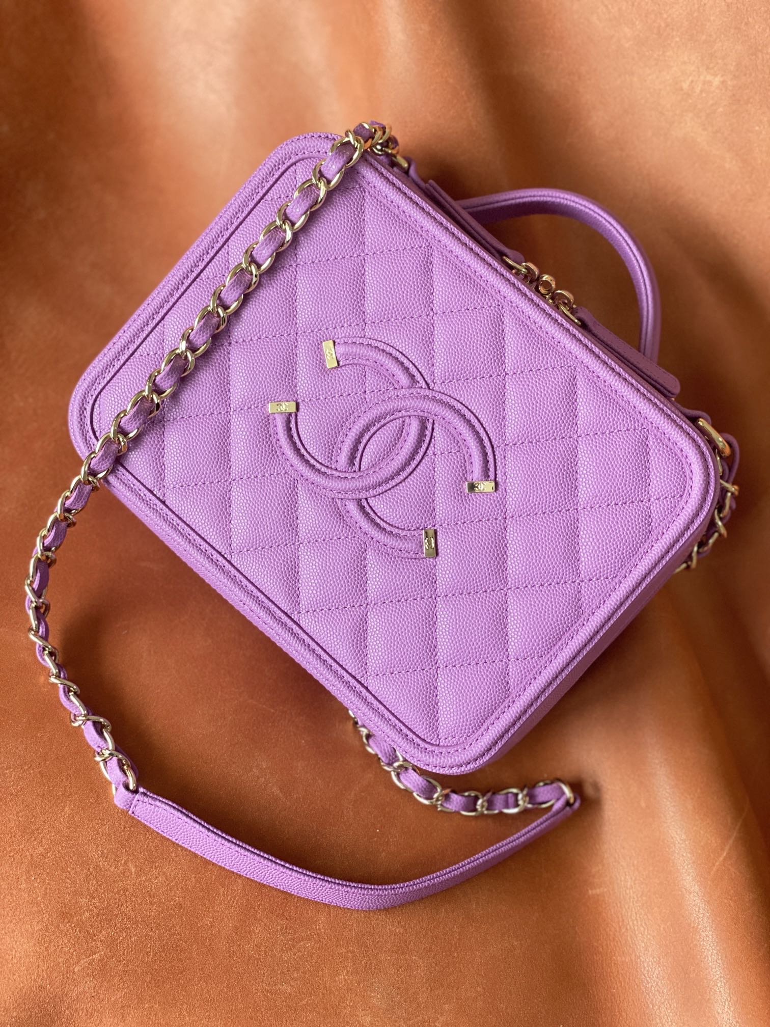 TOP CHANEL Vanity Case Medium - Purple