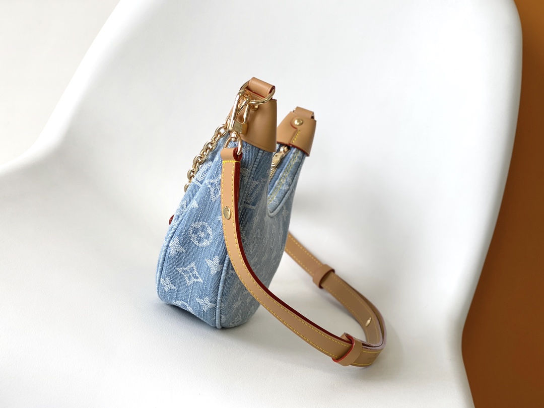 TOP Louis Vuitton LV Monogram Loop Bag 23x13x6cm - Denim