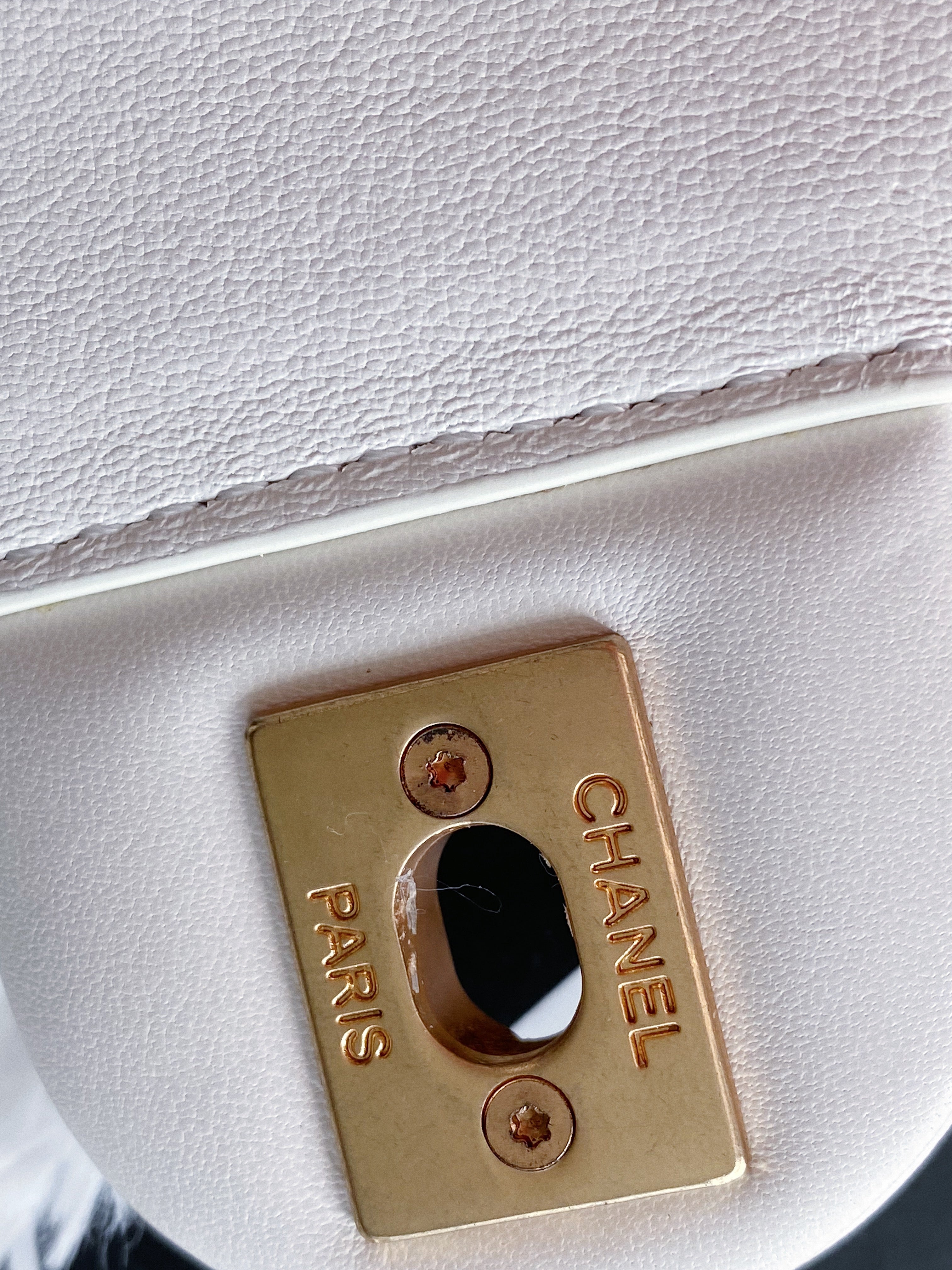 TOP CHANEL Messenger Bag Calfskin Mini - White