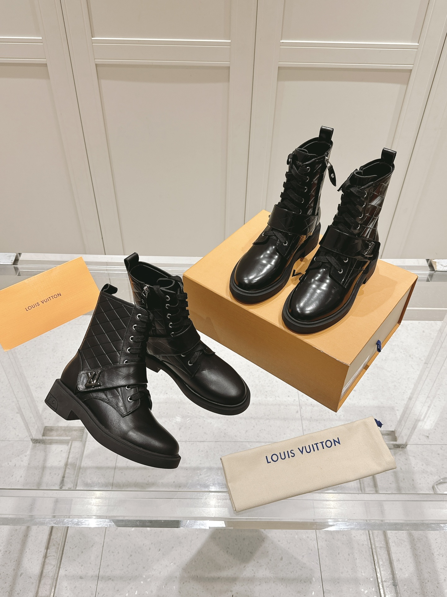 TOP Louis Vuitton LV Cowhide Short Boots - 2 Colors