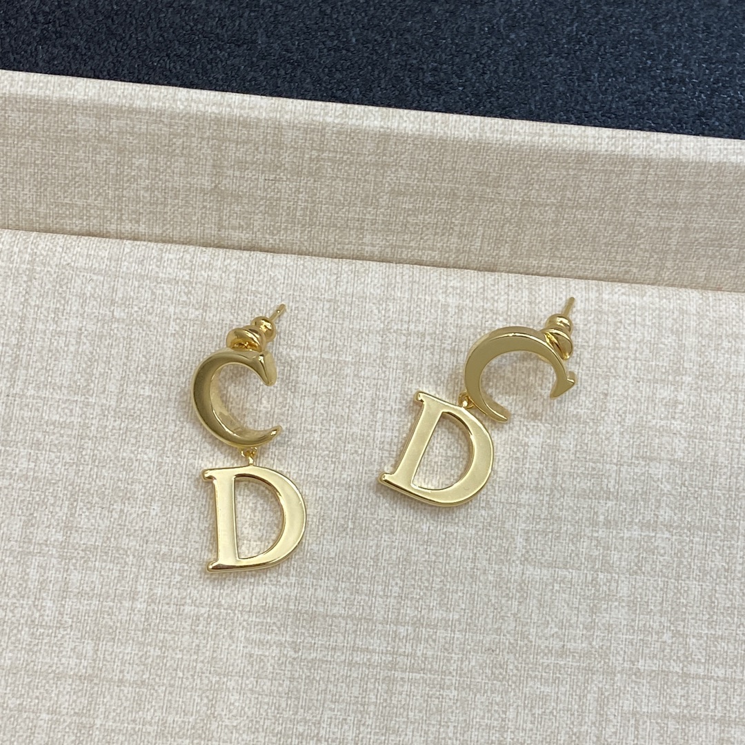 TOP Christian Dior Earrings - Gold