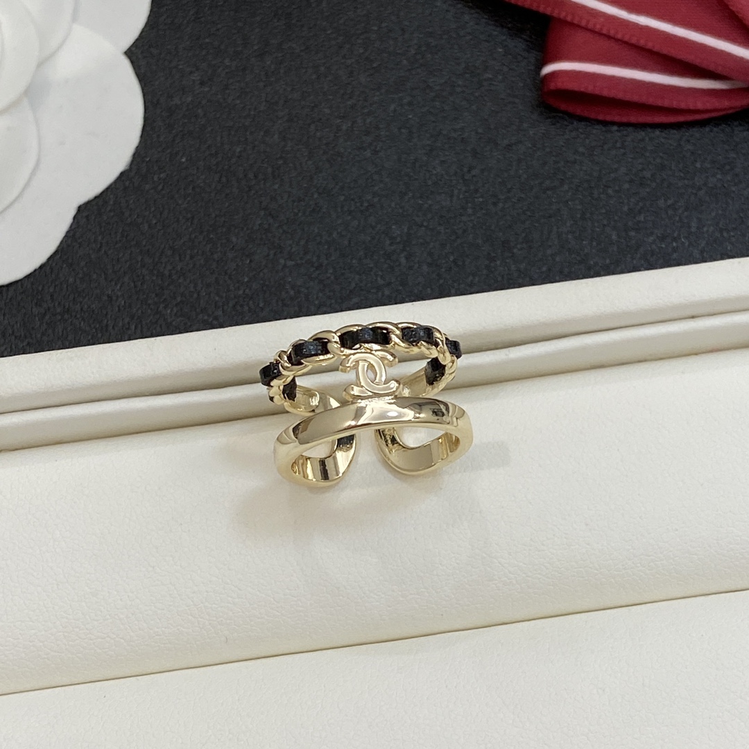 TOP CHANEL  Ring - Gold