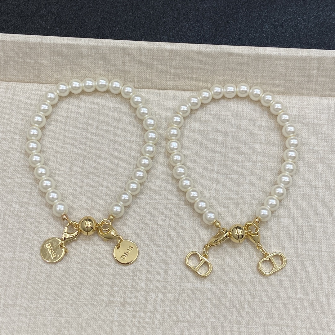 TOP Christian Dior CD Pearl Bracelet - 2 Style