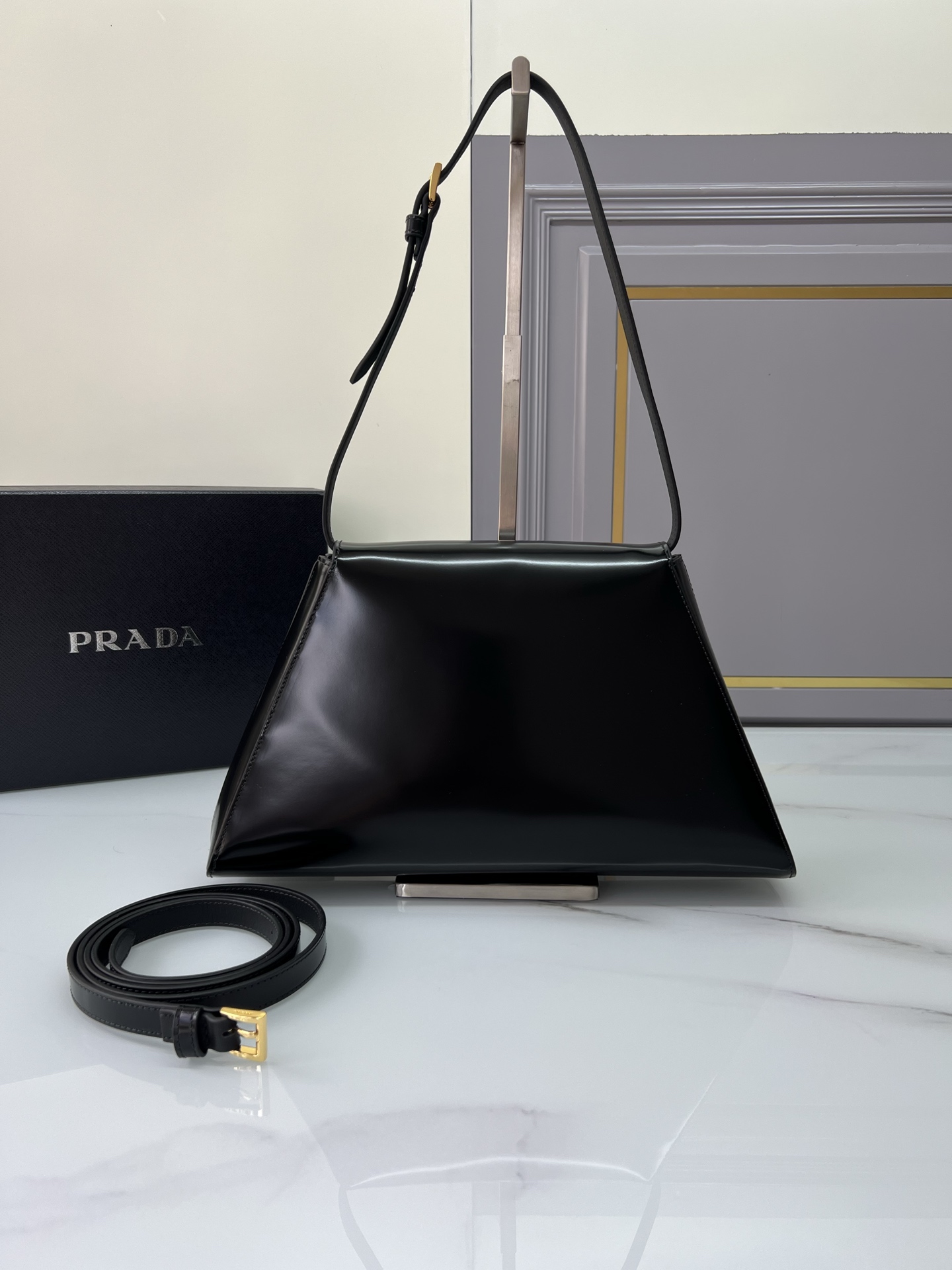 TOP PRADA Shoulder Bag Glossy Calfskin with Lambskin Lining 34*19*8 cm - Black