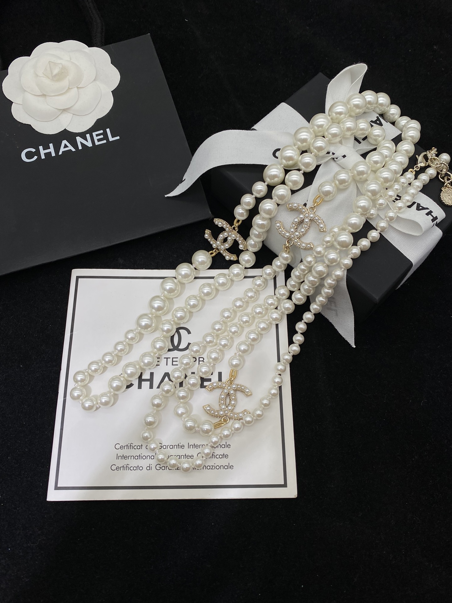 TOP CHANEL Layering Pearl Necklace