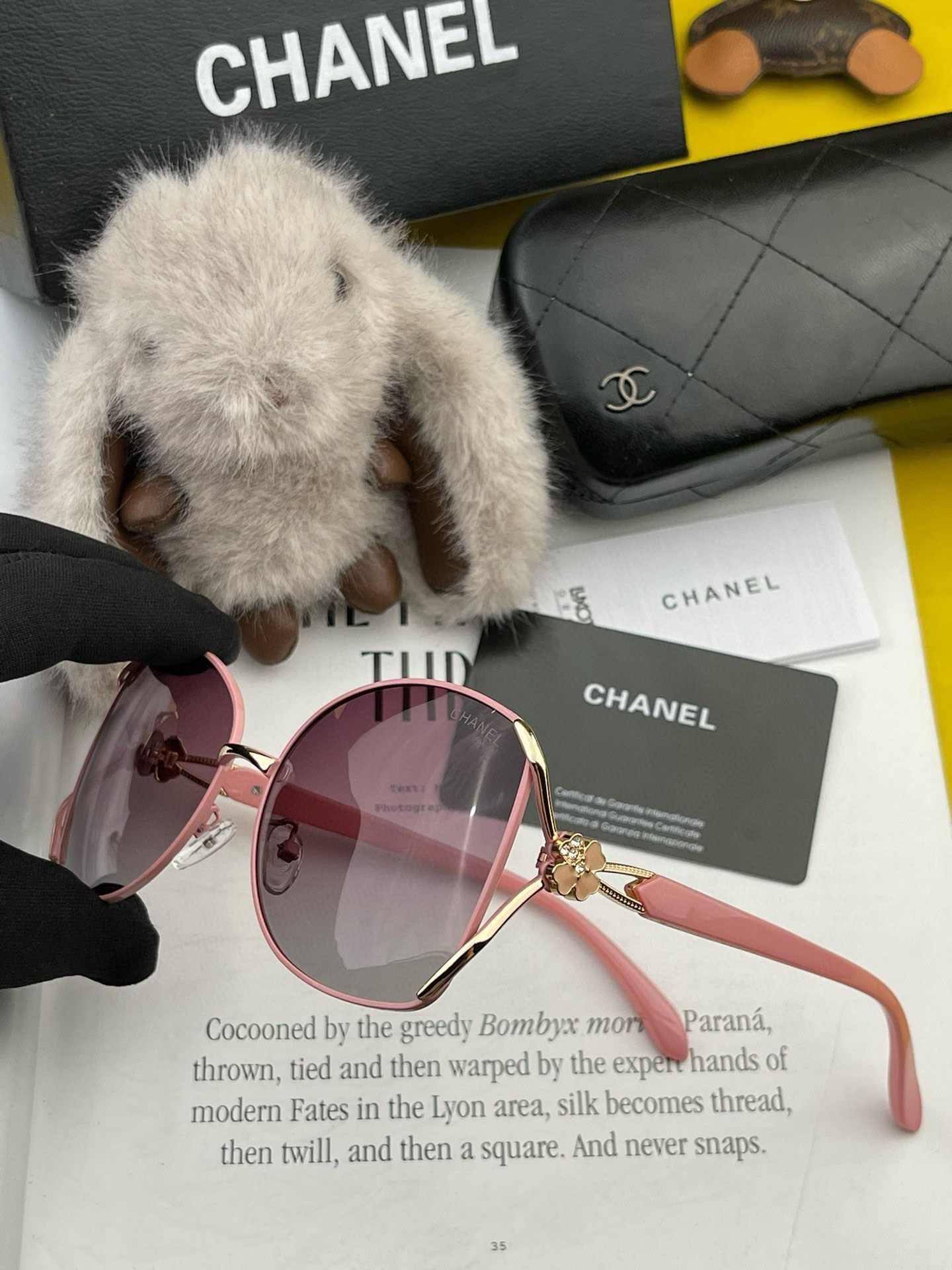 TOP CHANEL Camellia Sunglasses - 2 Color