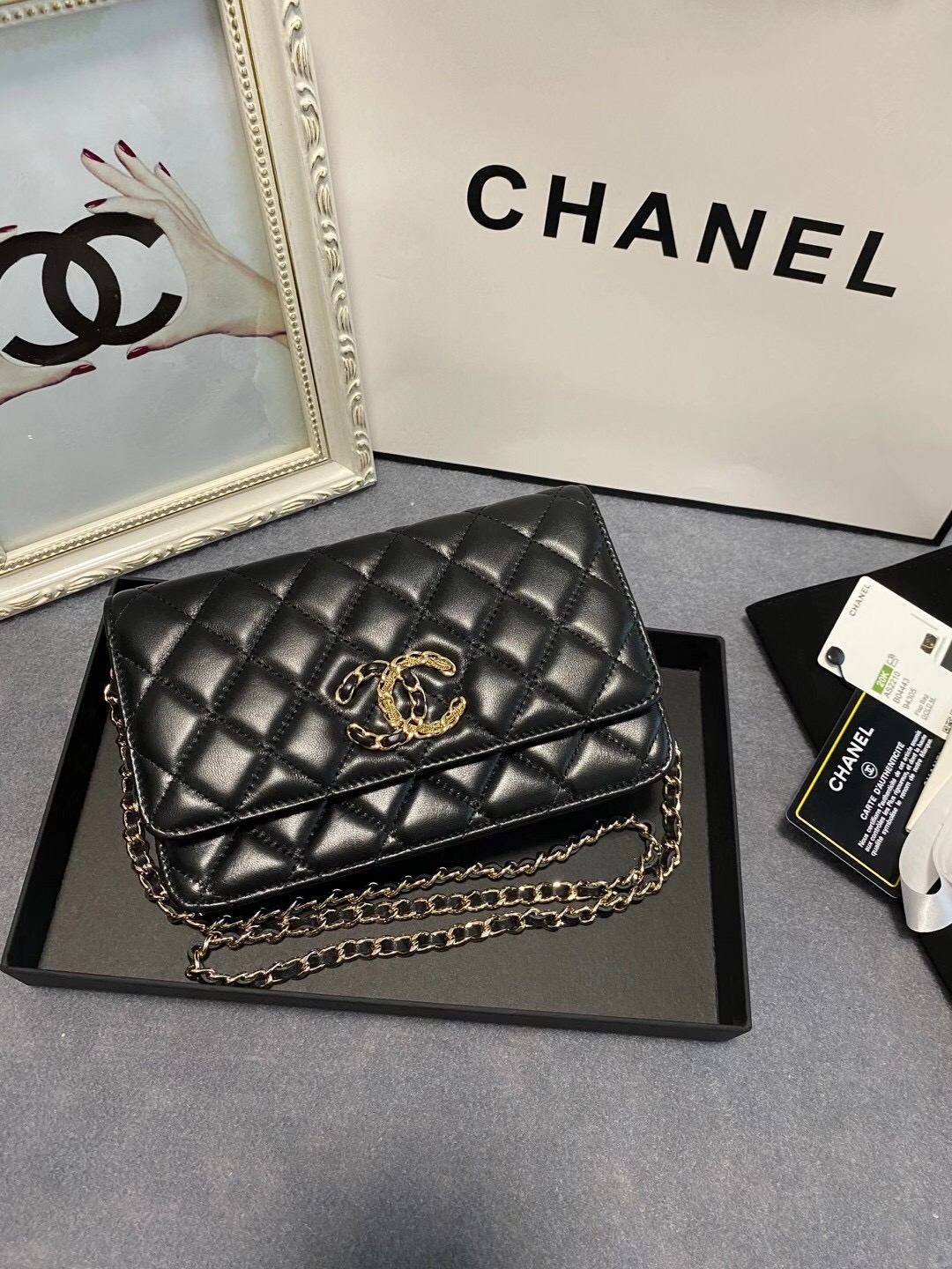 TOP CHANEL WOC Lambskin Bag 19cm - Black