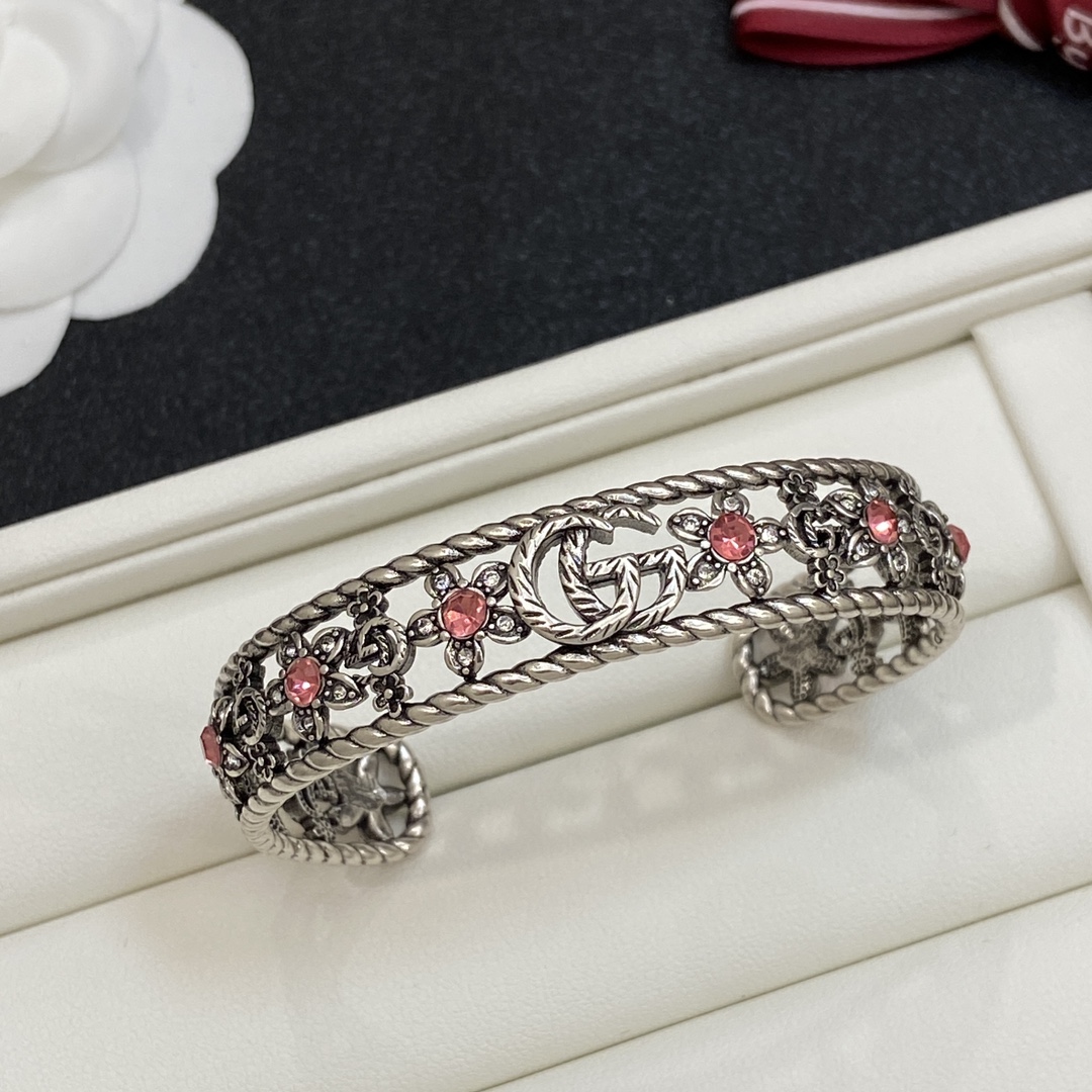 TOP GUCCI Bracelet - Sliver