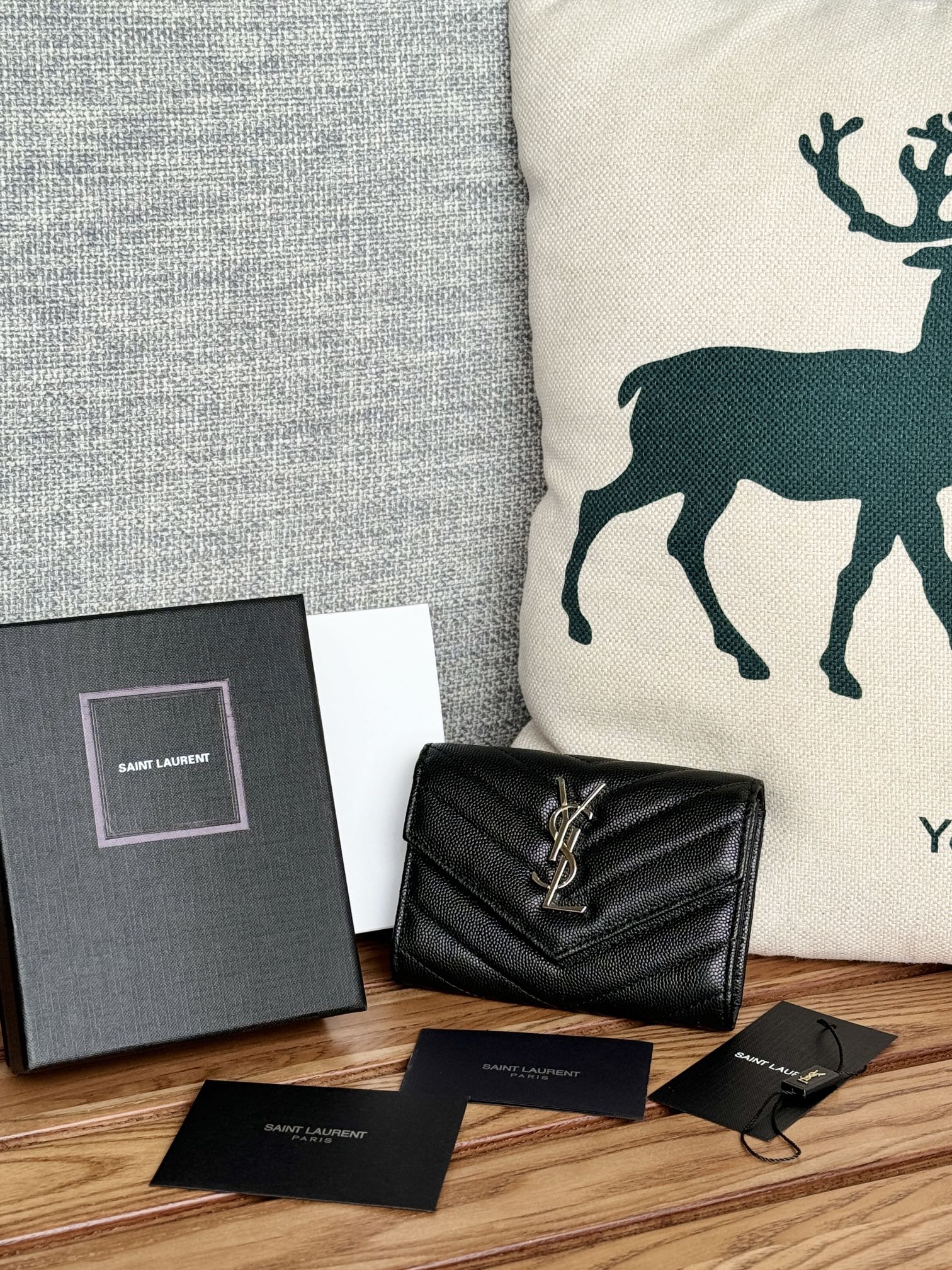 TOP Yves Saint Laurent YSL Two Fold Calf Leather Wallet