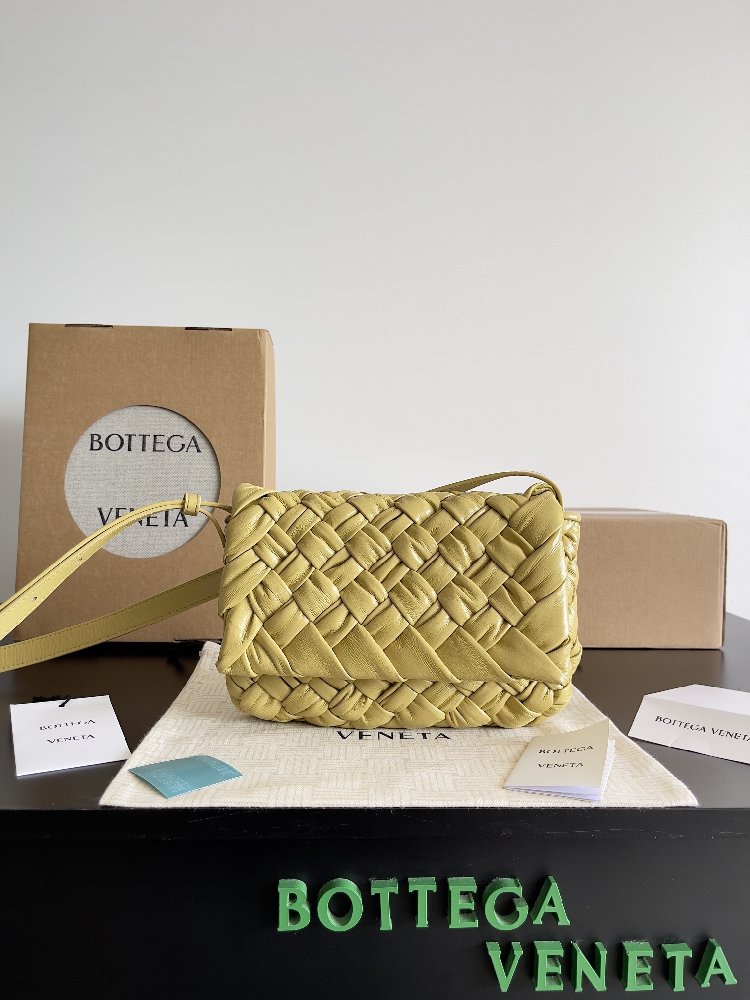 TOP Bottega Veneta BV Rumple Messenger Handbag Crossbody Bag - Four Colors