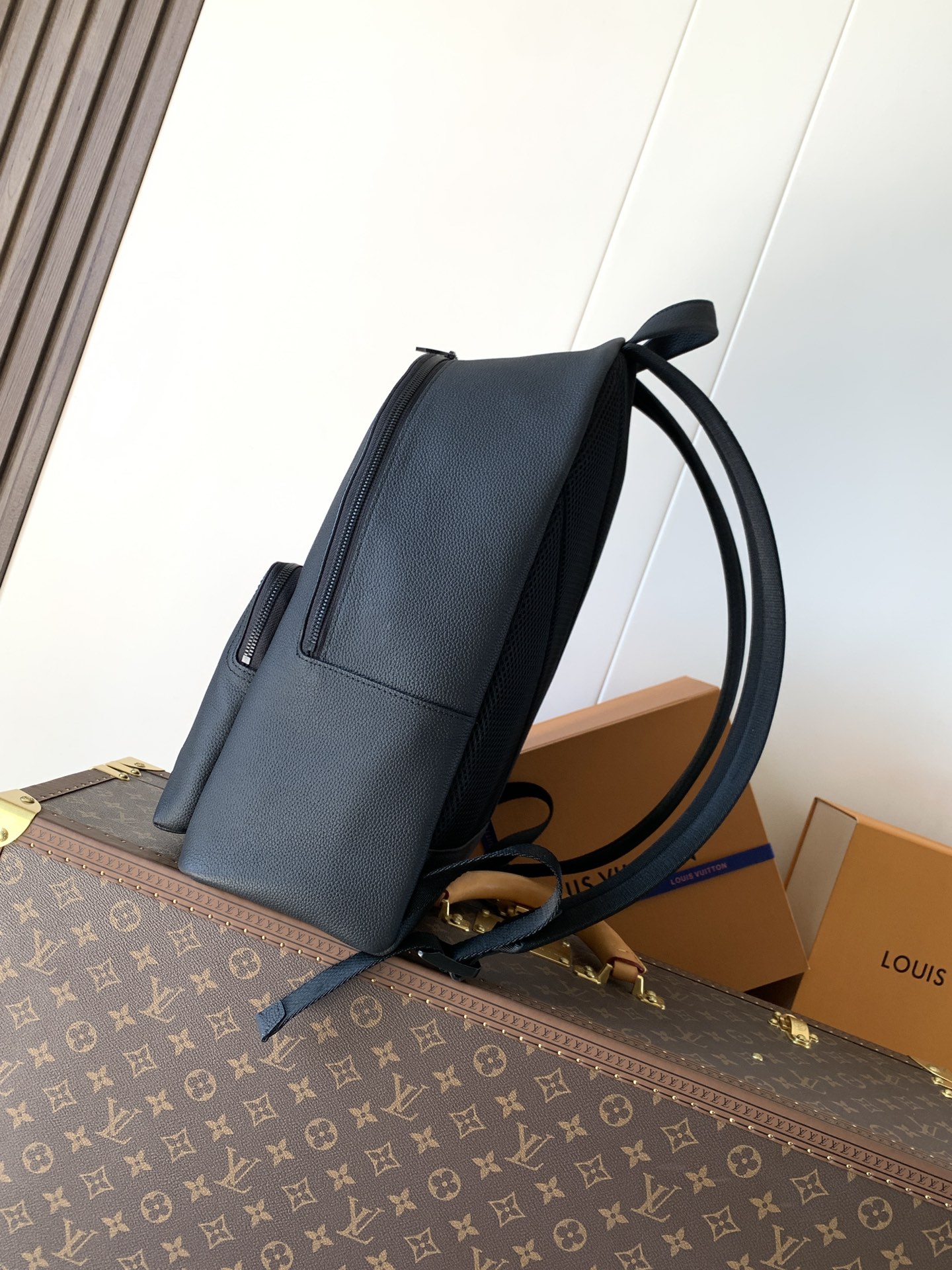 TOP Louis Vuitton LV Discovery Work Backpack 32x42x19cm - Black