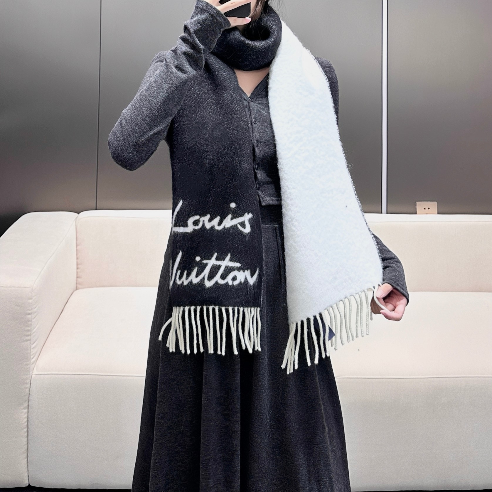TOP Louis Vuitton LV Fluffygram Scarf 220x25cm - Black and White