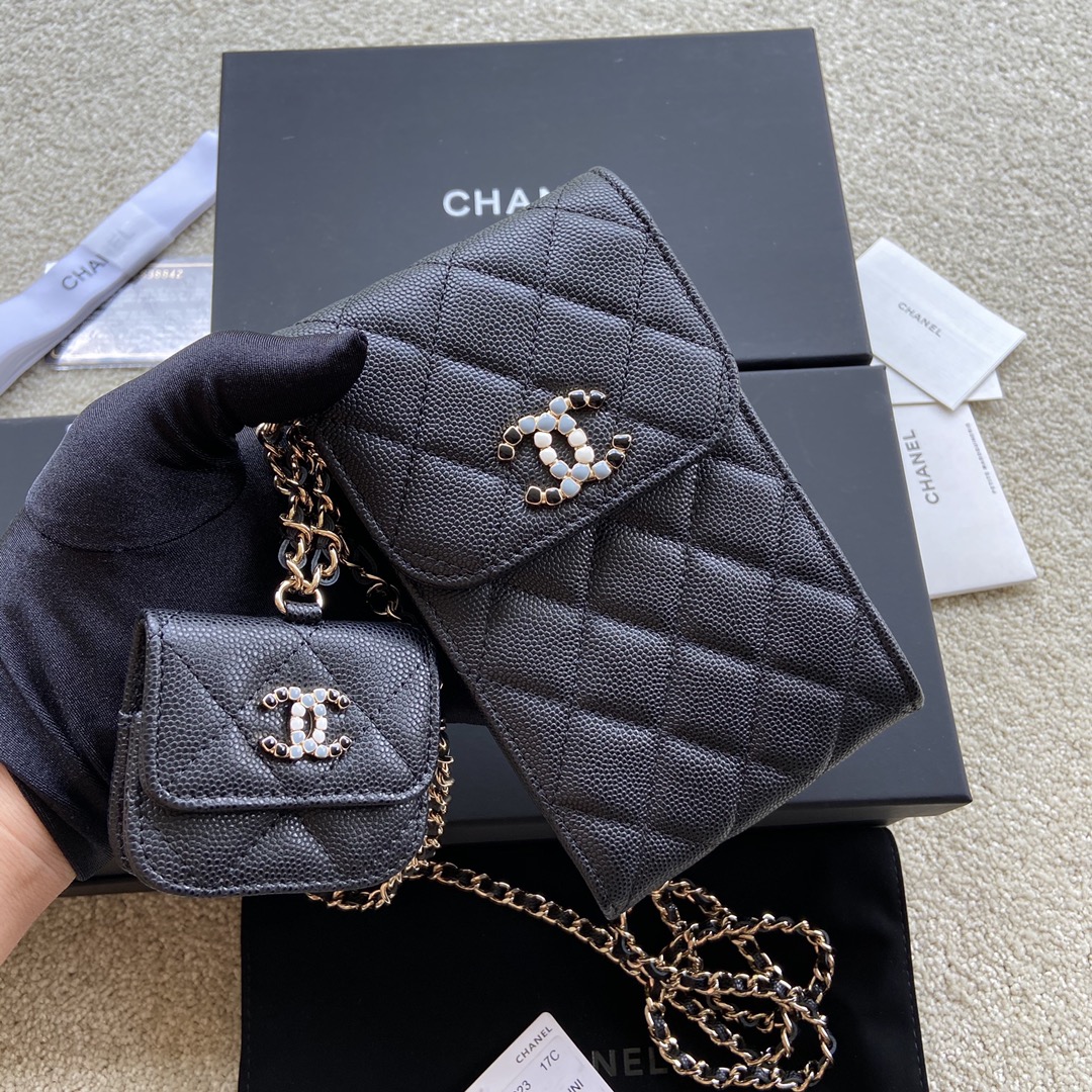 TOP CHANEL Mini Bag Grain Cowhide 10×16.5×2 cm - Black & GHW
