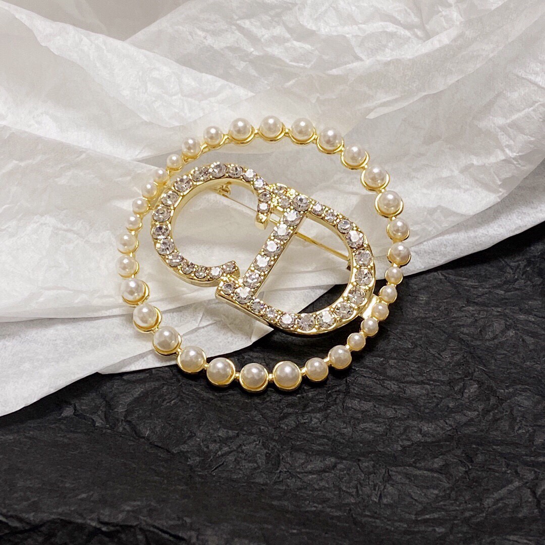 TOP Christian Dior CD letter brooch - Gold