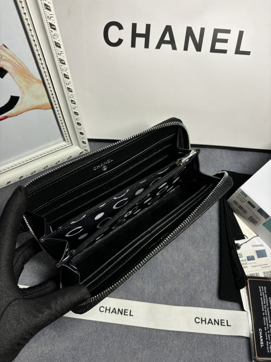 TOP CHANEL Hollow Letter CC Zipper Wallet 10.4x19.4x2.5cm - Black