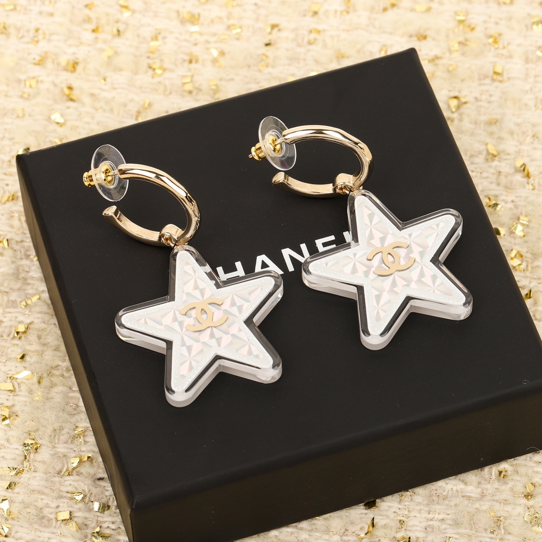 TOP CHANEL Star Earrings-White