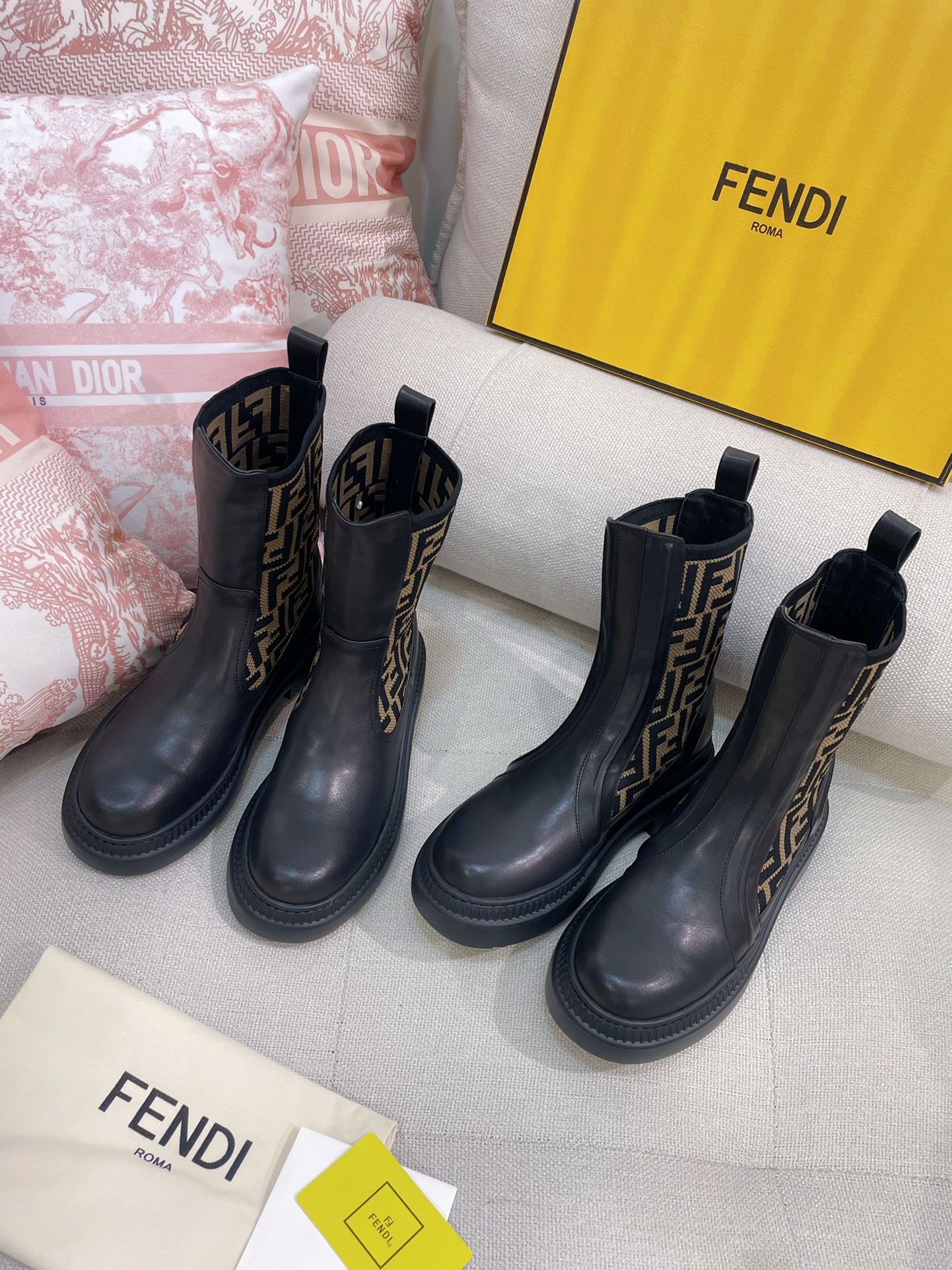 TOP FENDI FF Short-tube Martin Boots - 2 Color