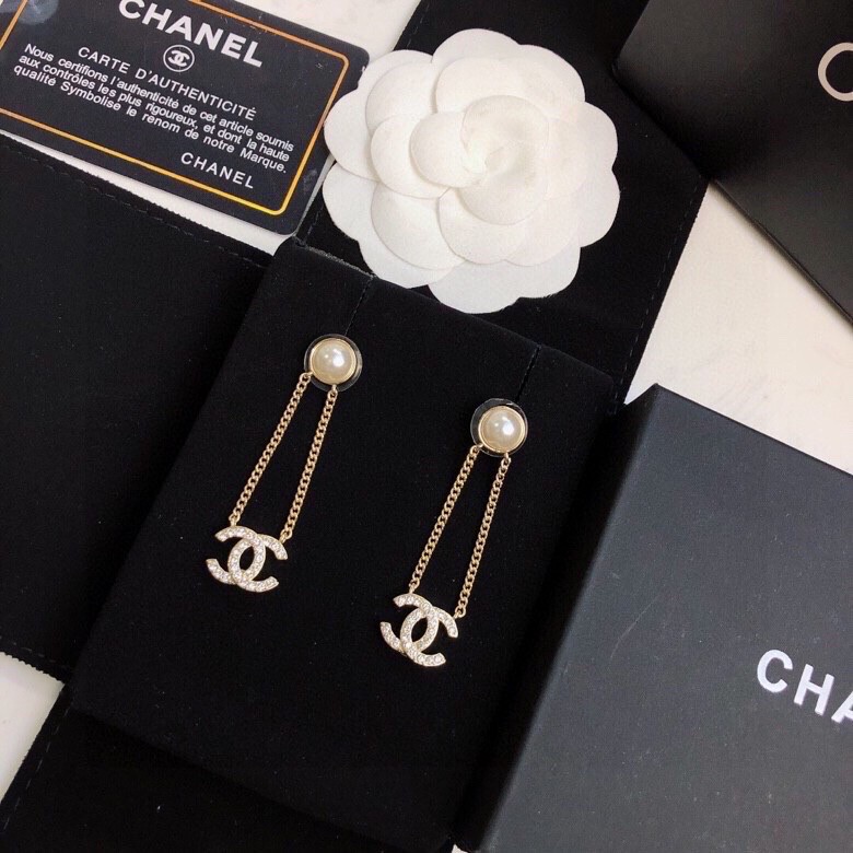 TOP CHANEL Double C Pearl Chain Stud Earrings
