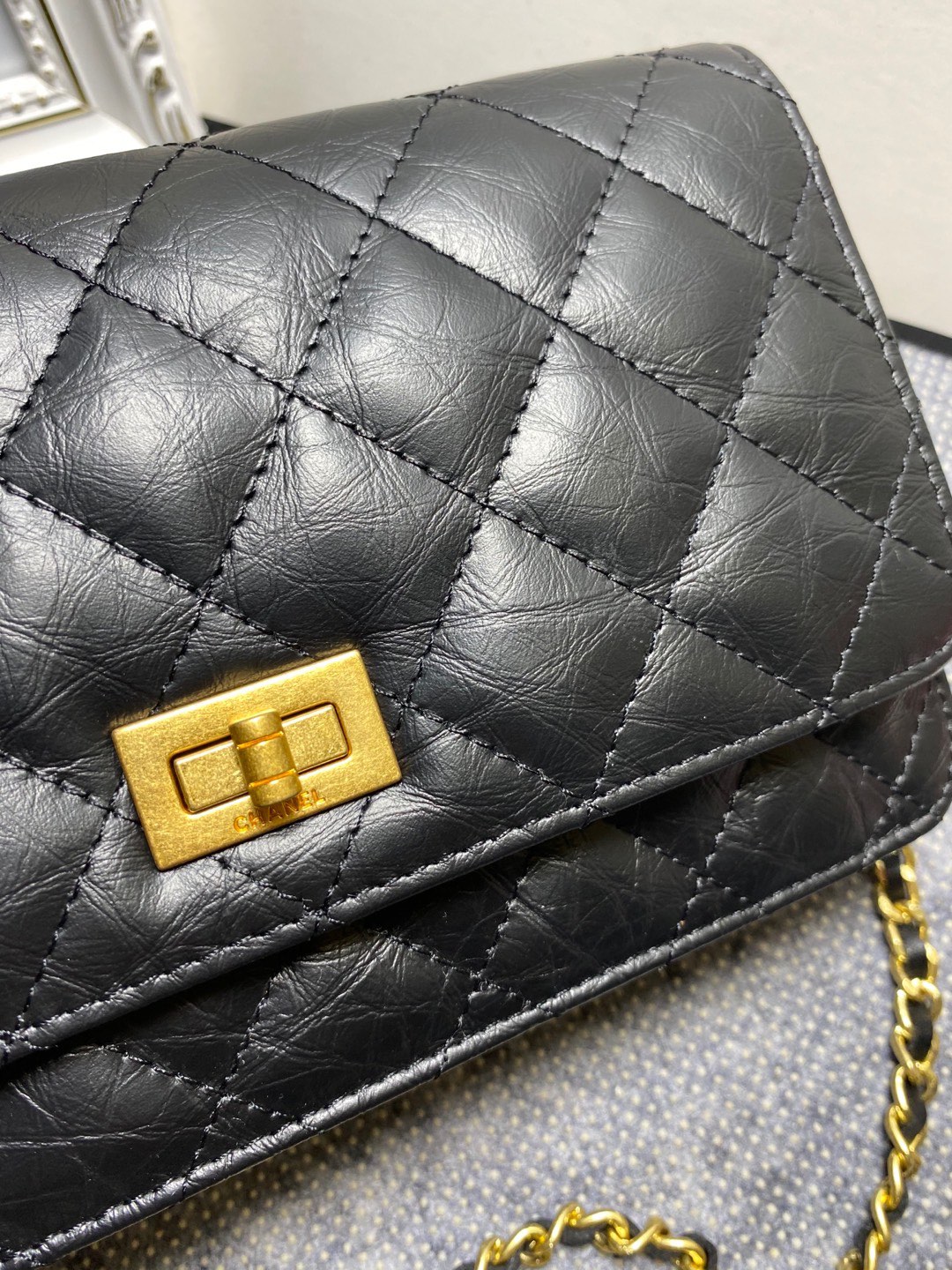 TOP CHANEL WOC Cowhide Bag 19cm - Black
