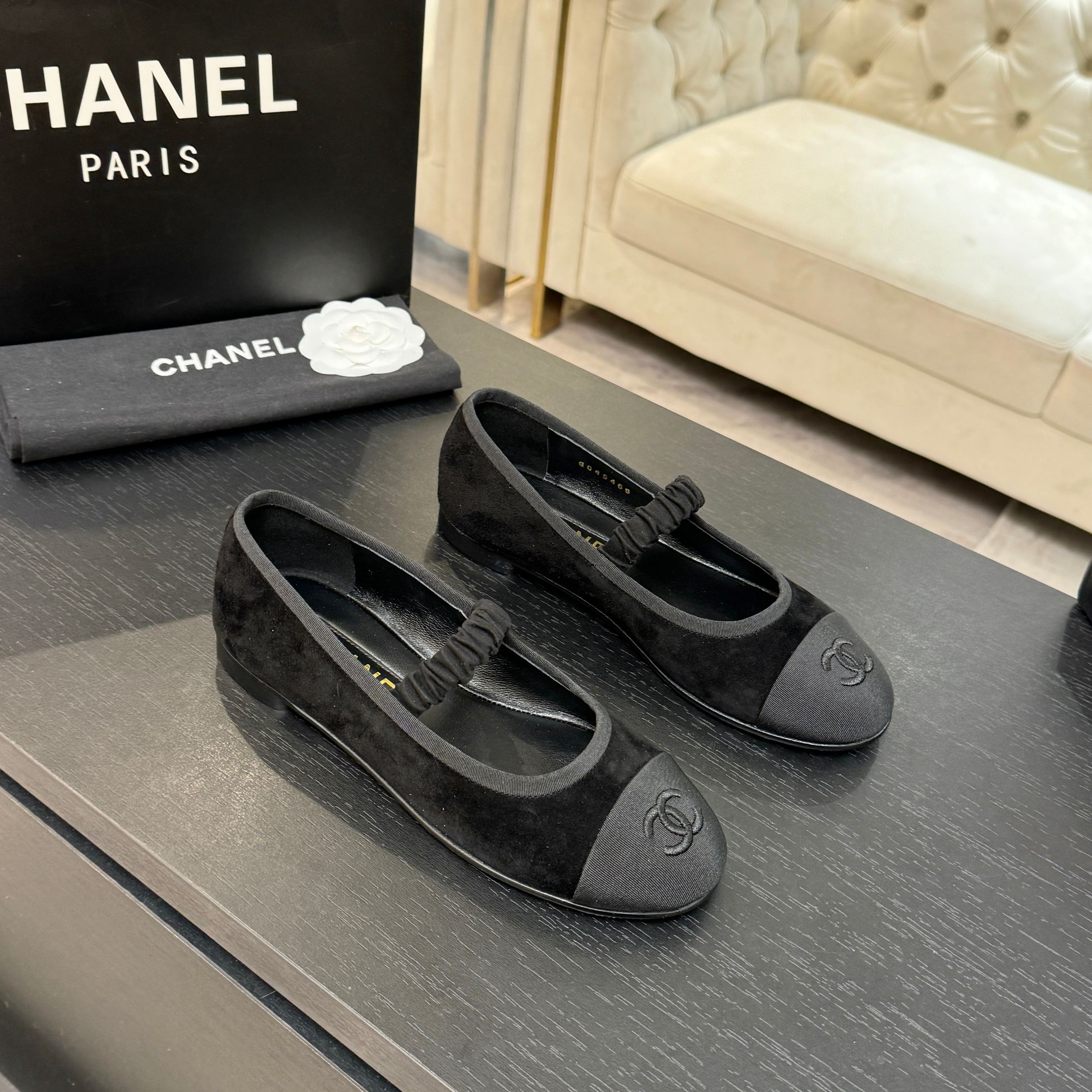 TOP CHANEL Flat Shoes - 3 Colors