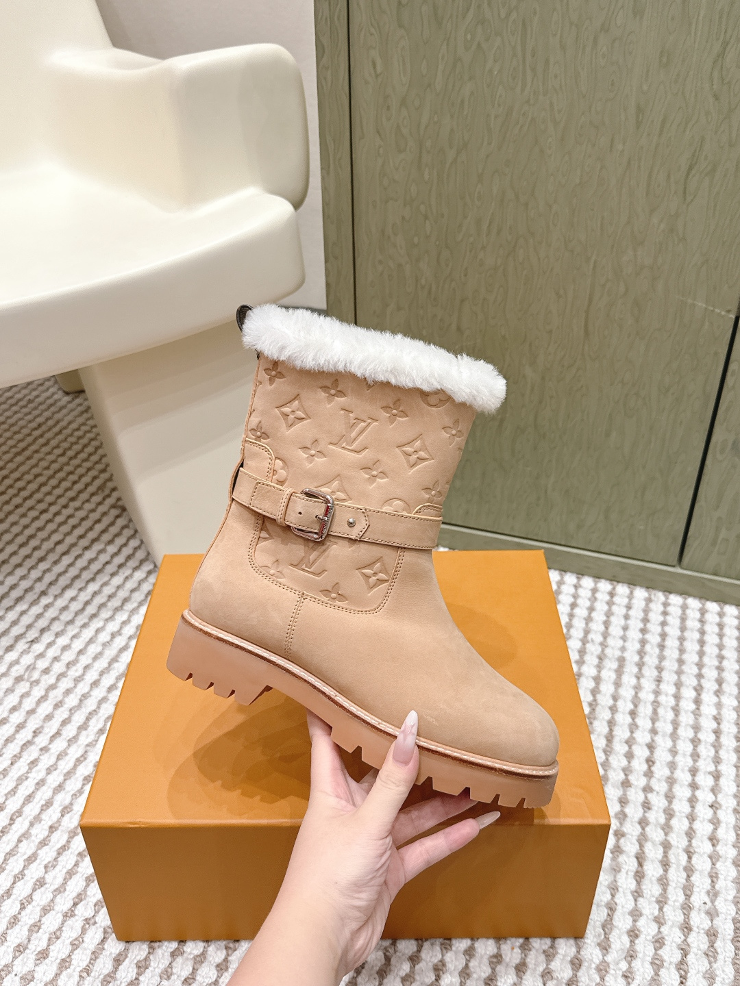 TOP Louis Vuitton LV Short Boots - 3 Colors