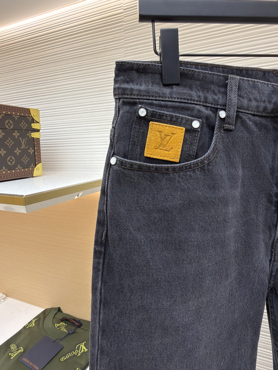 LOUISVUITTON 贴布字母牛仔裤