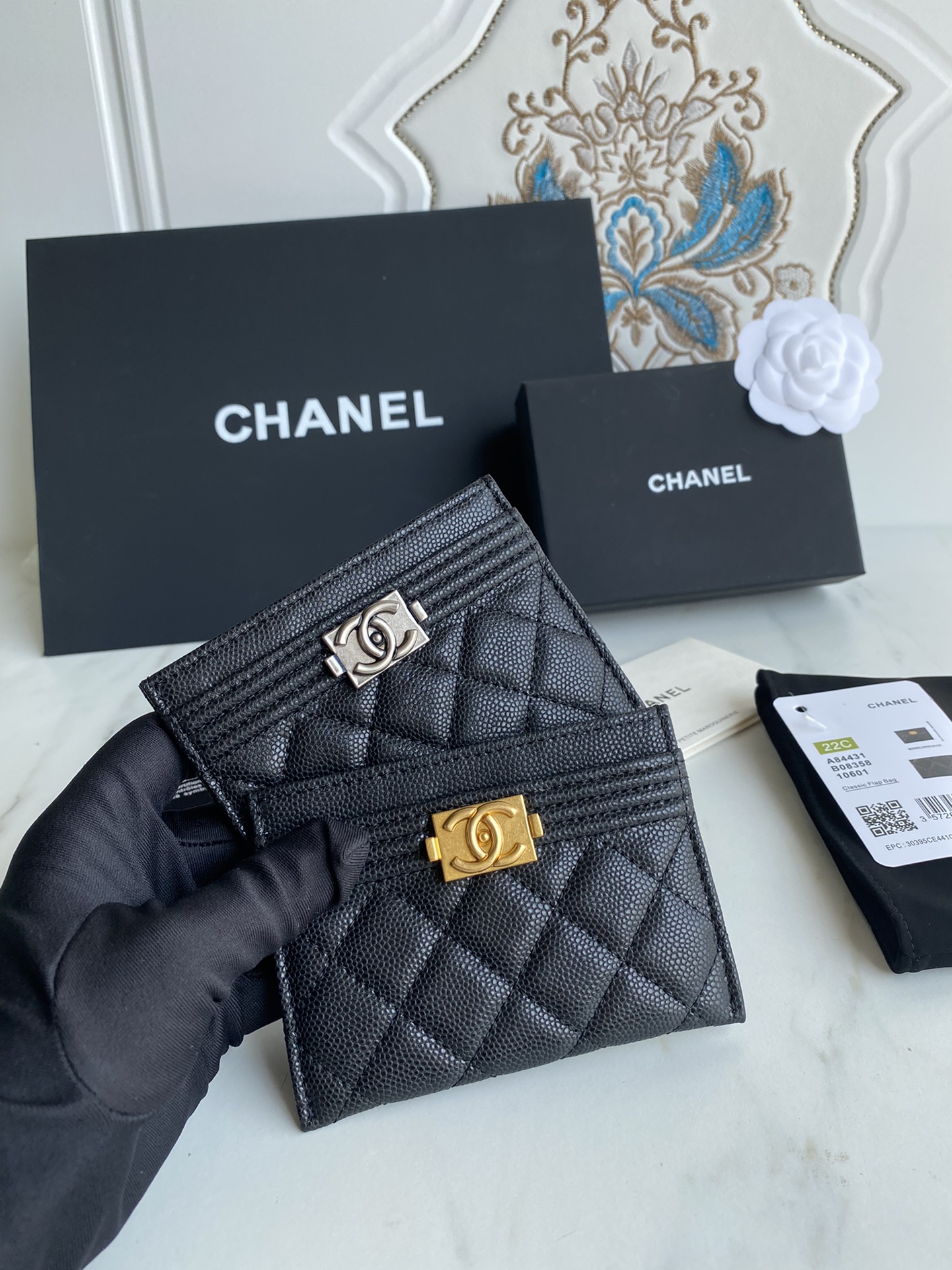 TOP CHANEL Leboy Cardholder - GHW&SHW - Black