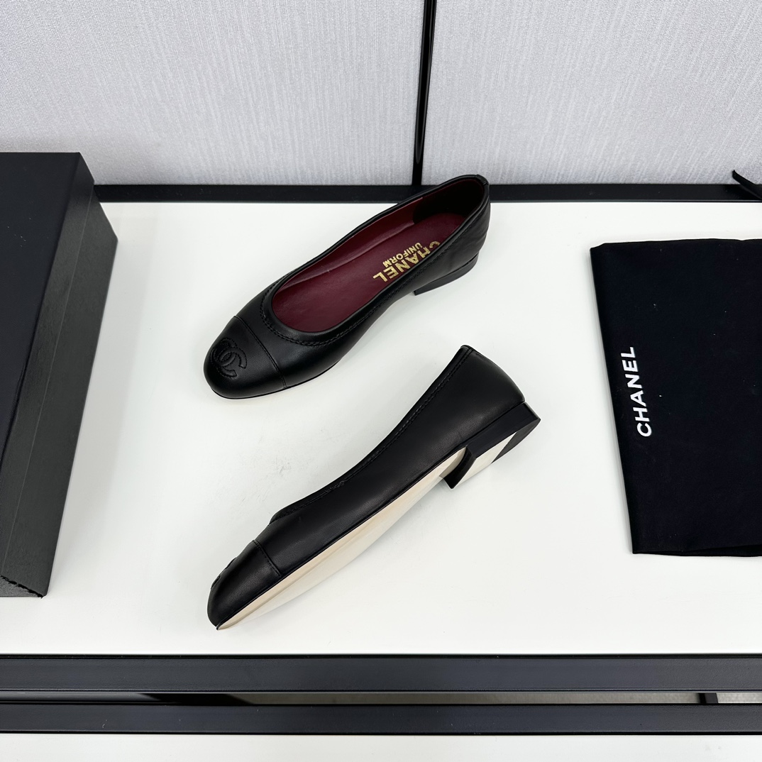 TOP CHANEL Flat Shoes - 2 Color