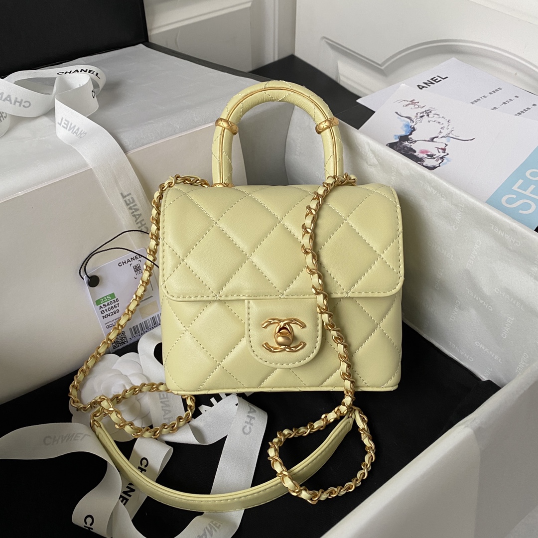 TOP CHANEL Lambskin Small Clutch 15*15.5*7.5 cm - Light Yellow