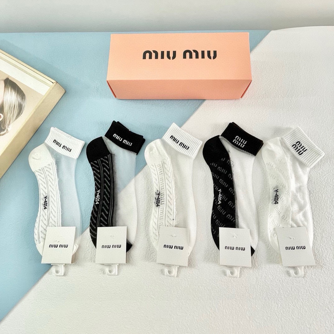 TOP Miu Miu Socks - 5 Pieces as a Set
