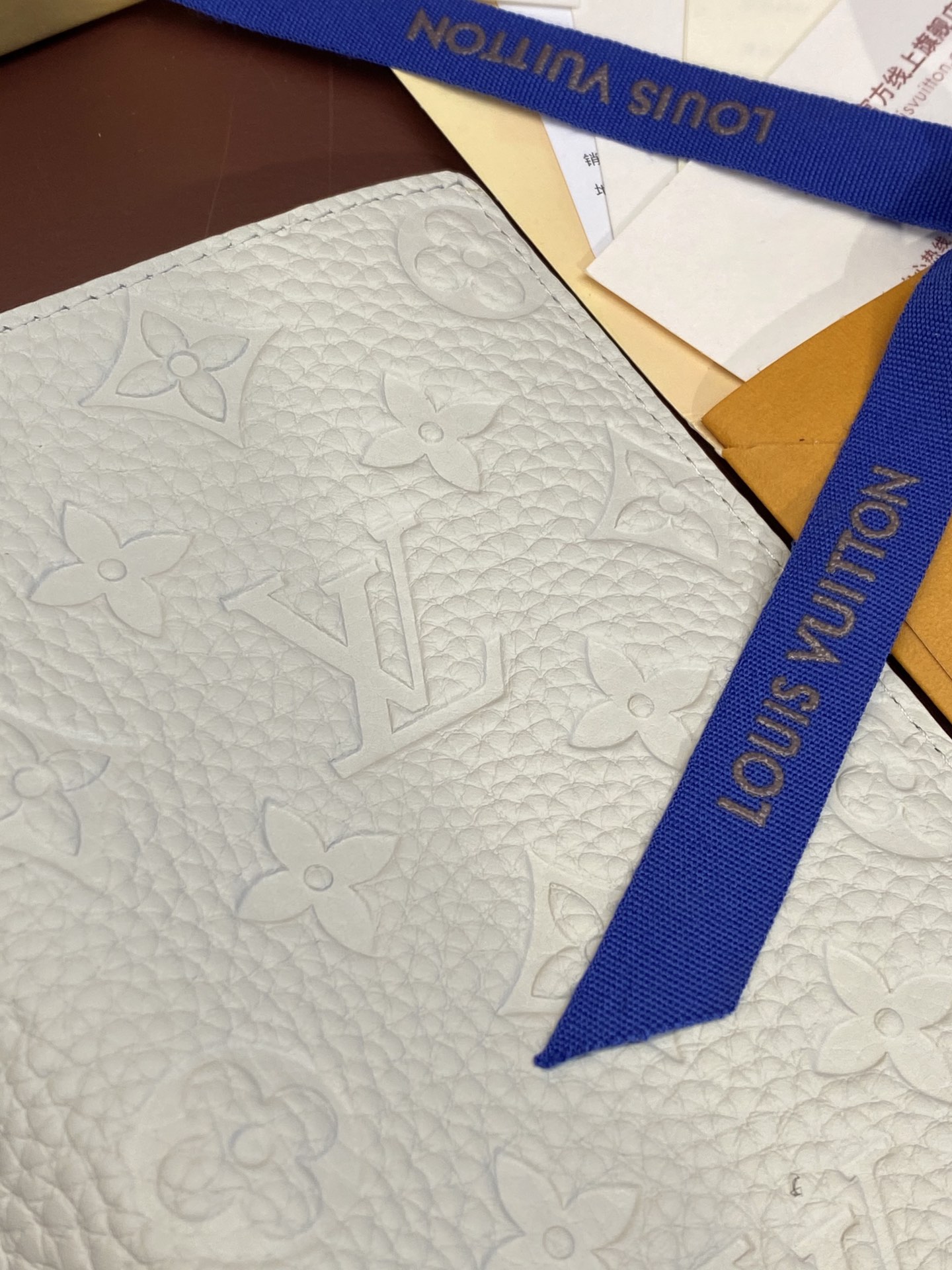 TOP Louis Vuitton LV Brazza Wallet Cowhide 19x2x10cm - White