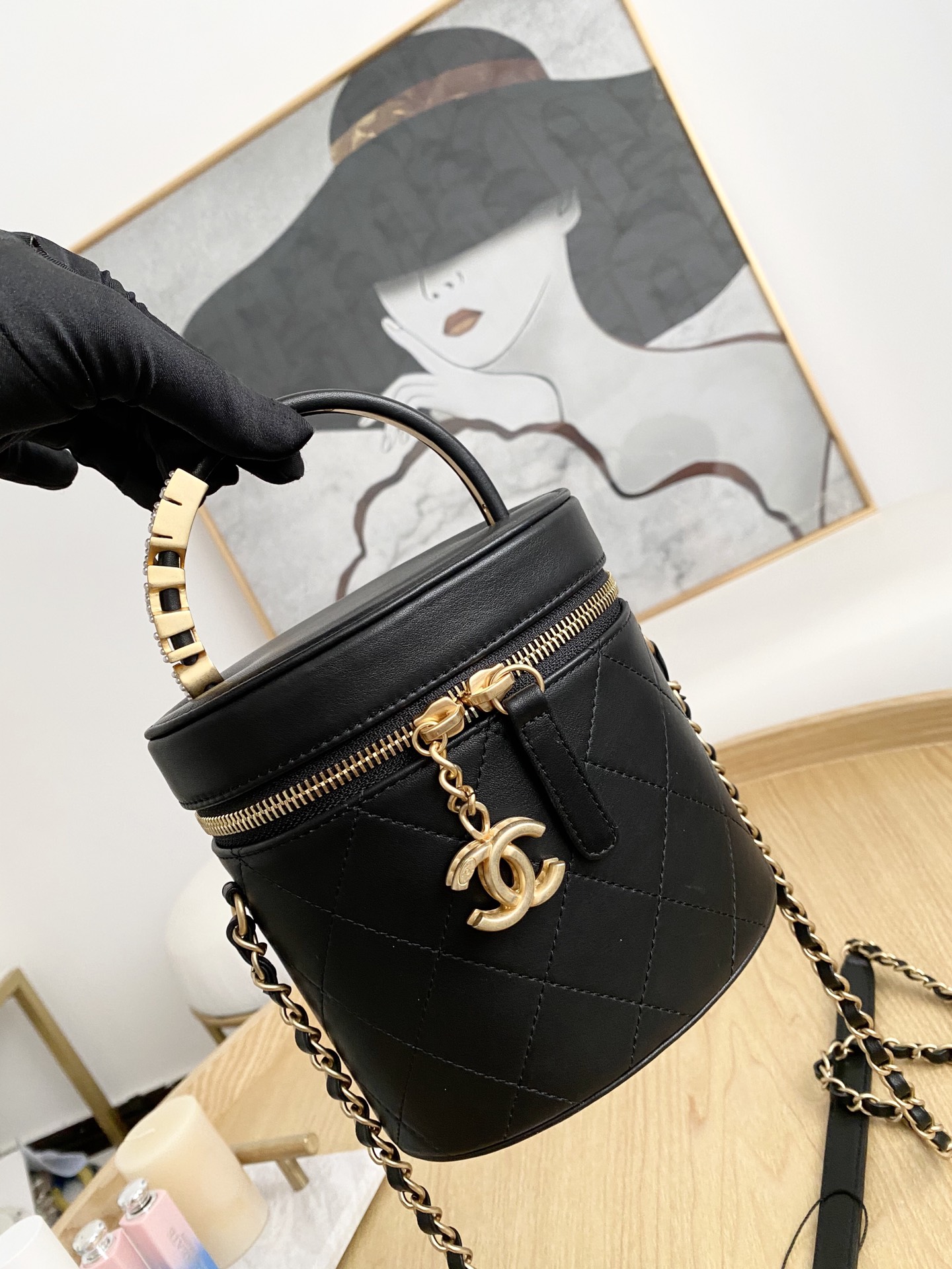 TOP CHANEL Cosmetic Bucket Bag  15*10*15 cm - Black