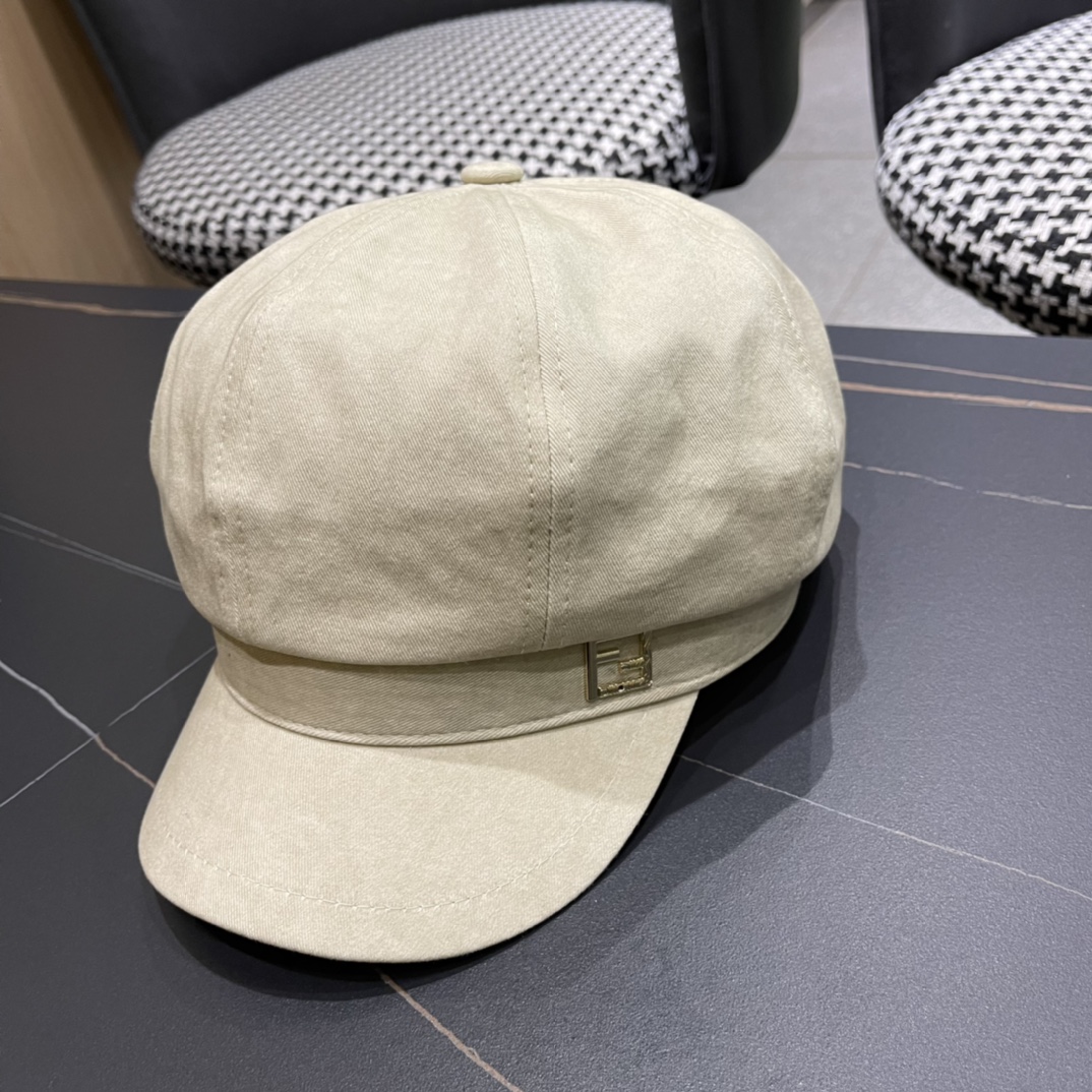 TOP FENDI Versatile Beret - 3 Colors