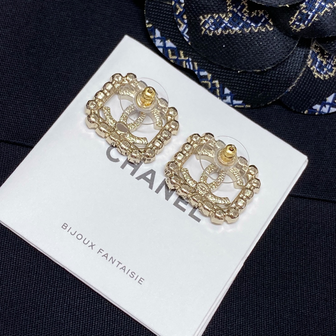 TOP CHANEL Lace Square Hollow Double C Stud Earrings