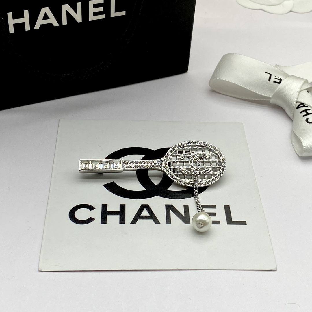 TOP CHANEL Brooch Collections