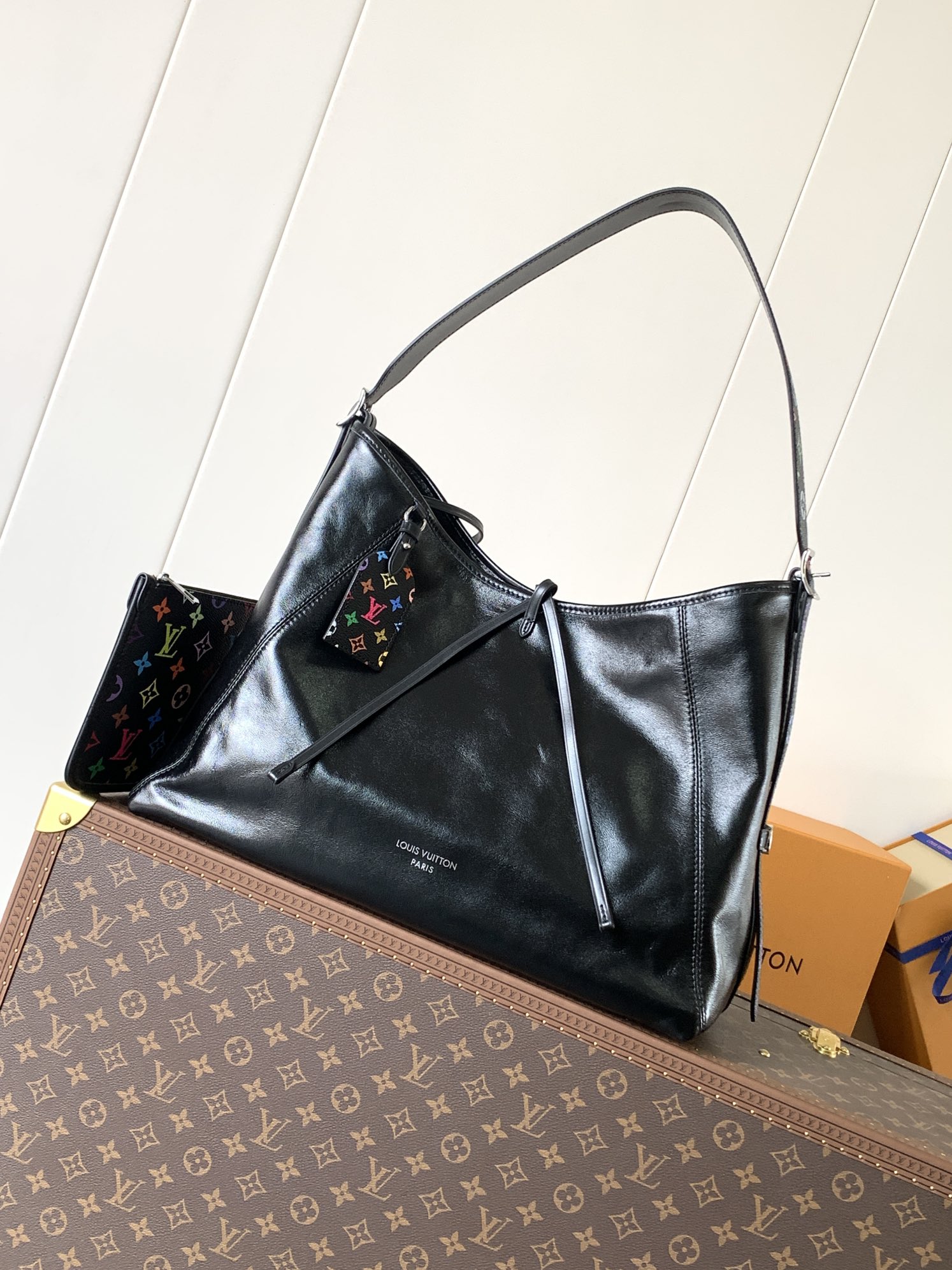 TOP Louis Vuitton LV Carryall Vibe Bag 39 x 30 x 15 cm - Black